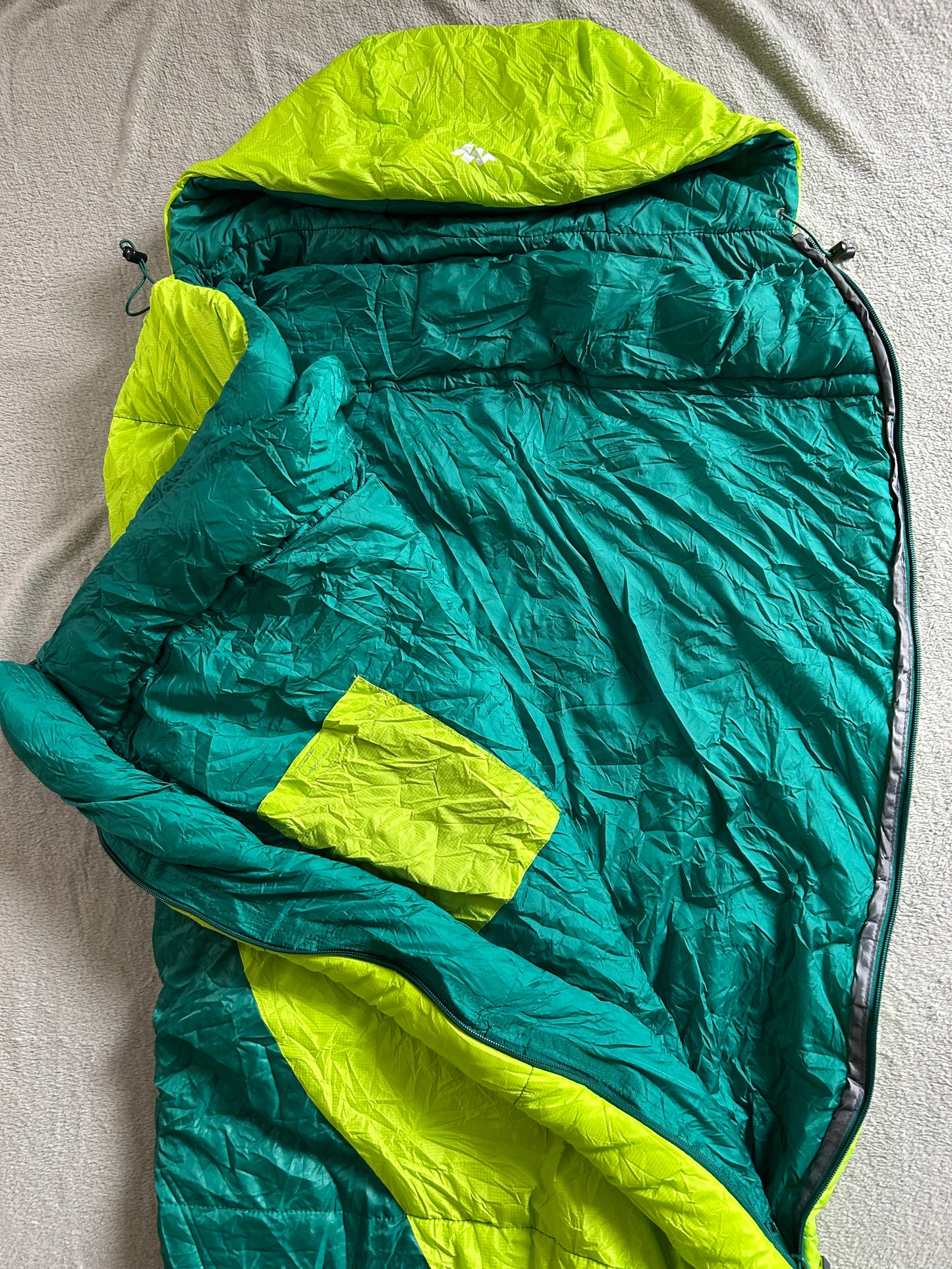 Sac de couchage quechua d’occasion 5 degrés. Taille 160 cm