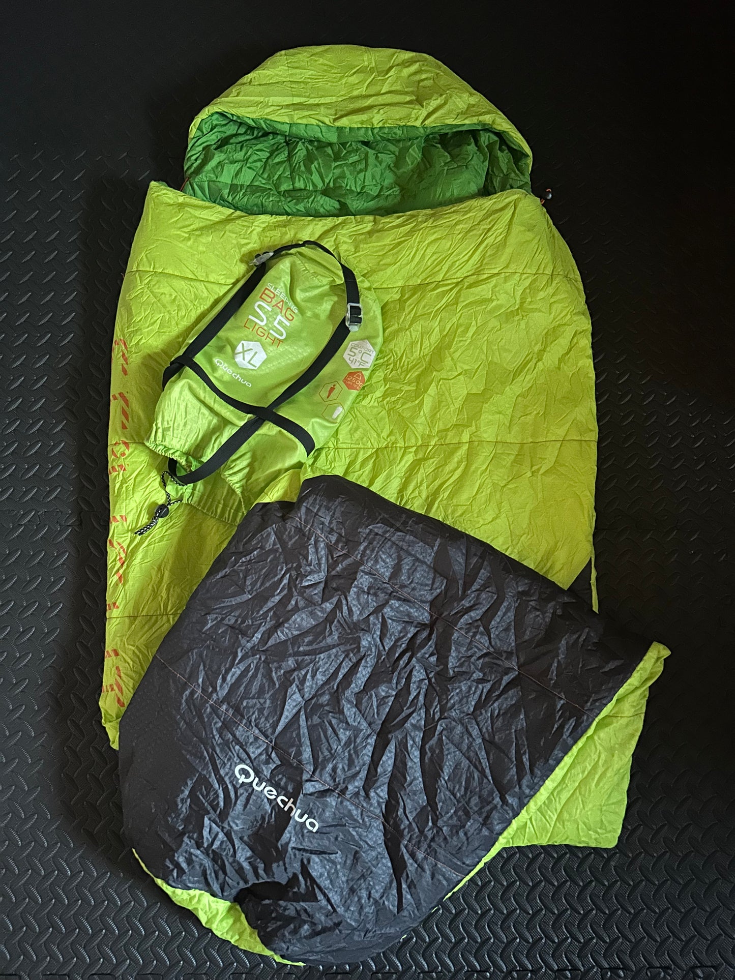 Sac de couchage quechua 5 degrés light d’occasion. Taille XL