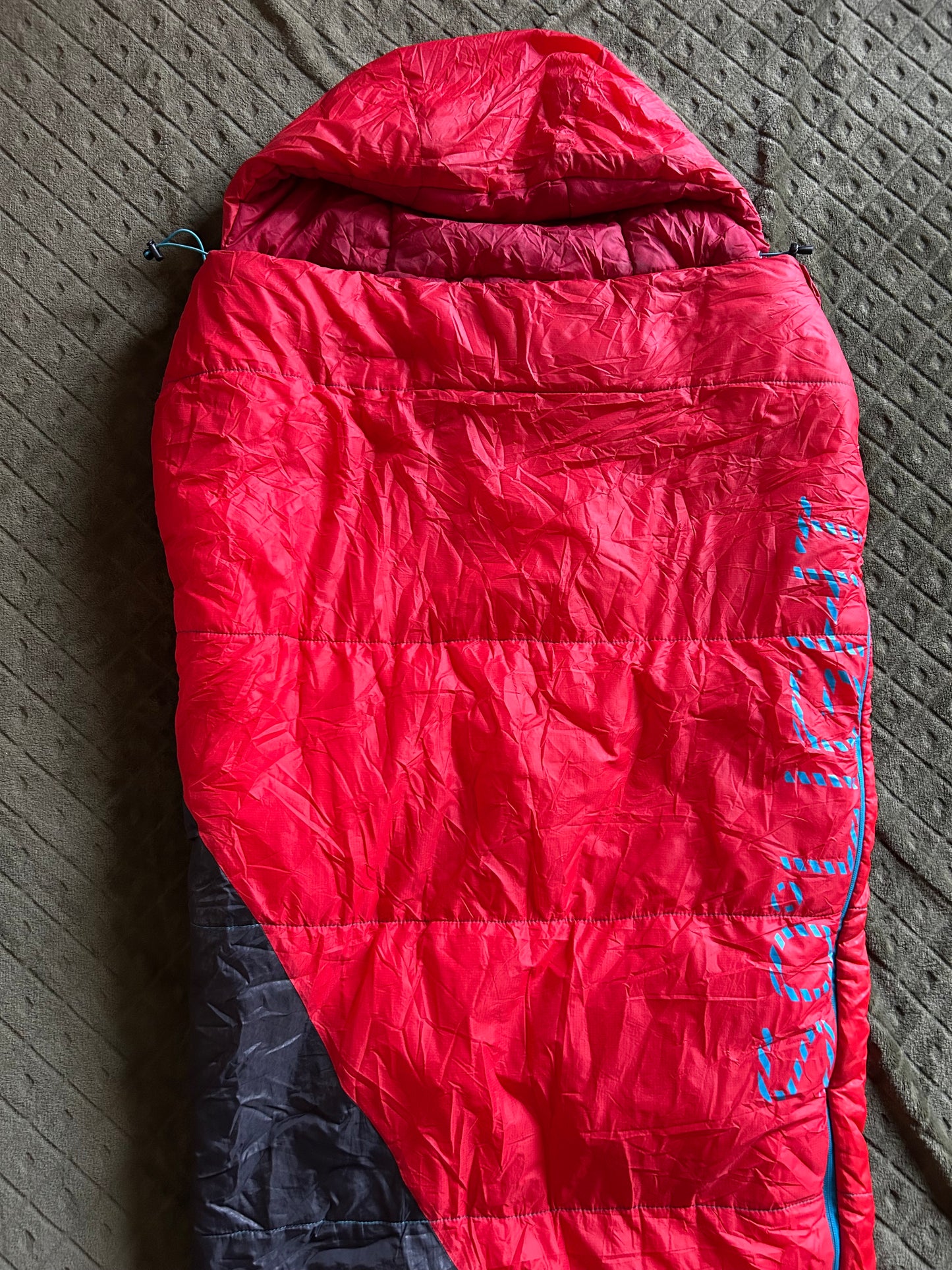 Sac de couchage quechua 0 degrés d’occasion. Taille M