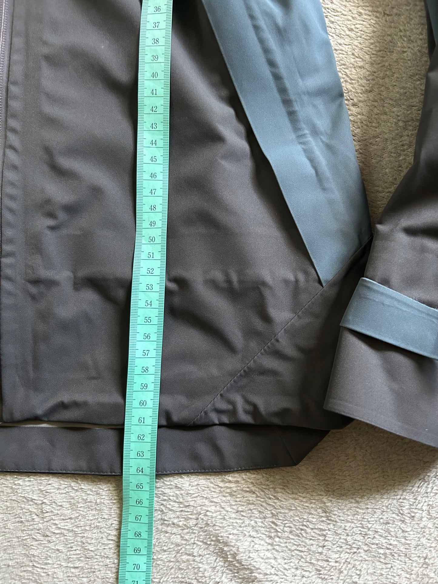 Veste imperméable quechua d’occasion pour femmes. Taille S