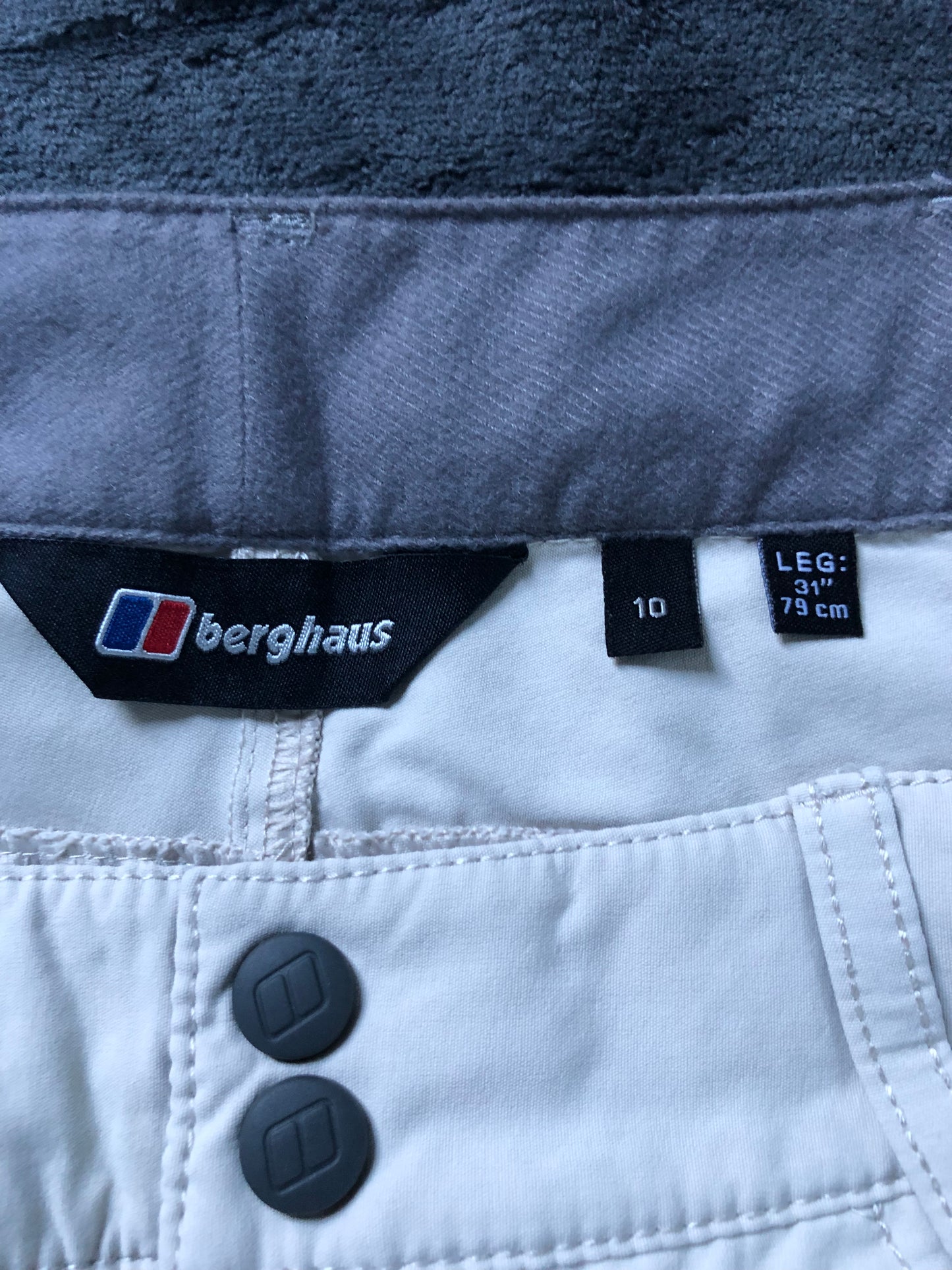 Pantalon de randonnée Berghaus d’occasion pour femmes. Taille M.