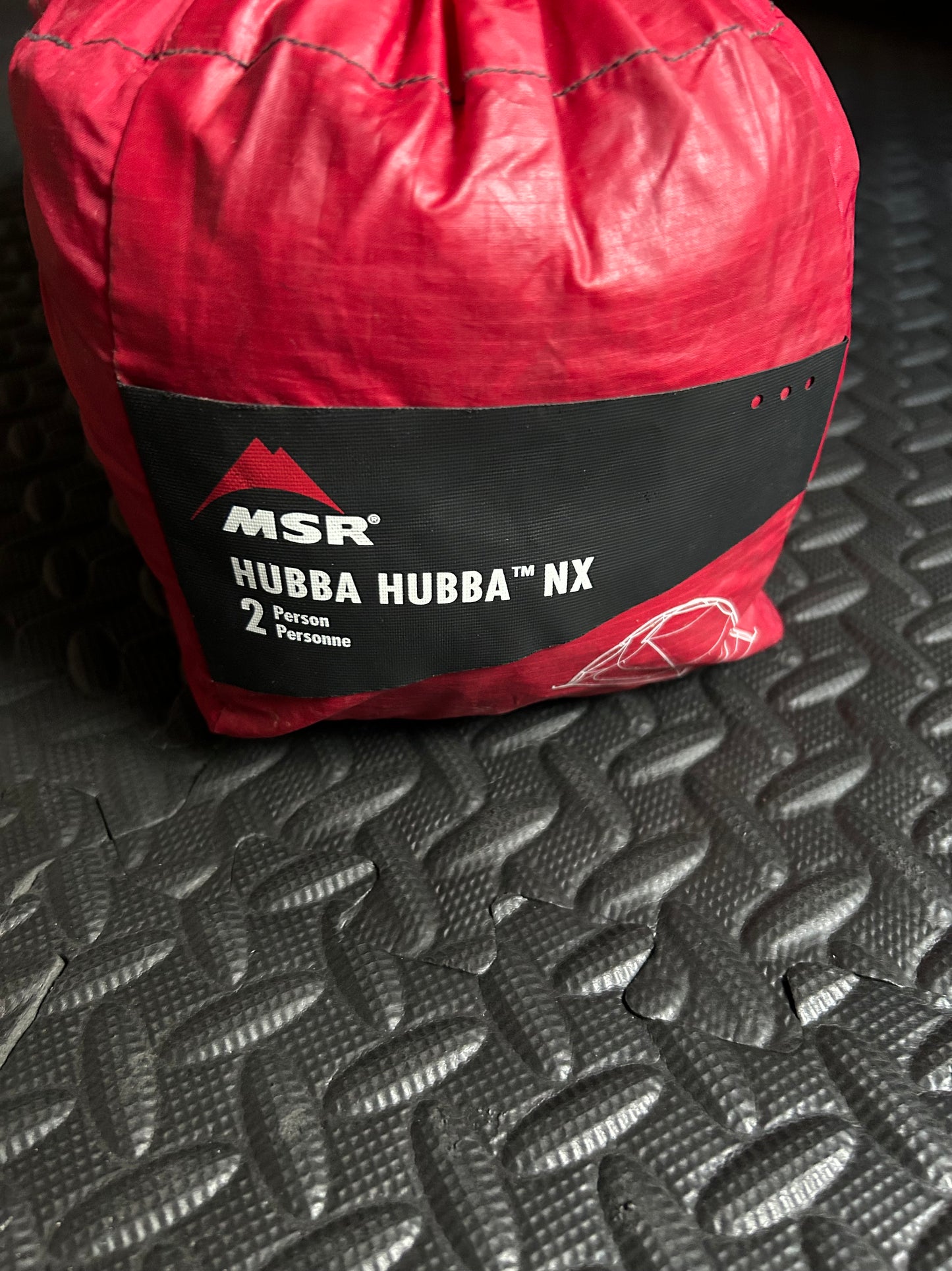 Location tente MSR Hubba NX pour 2 personnes. 30 euros / week-end.