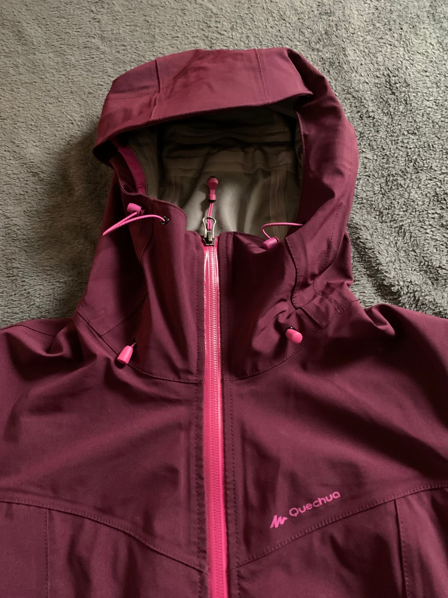 Veste imperméable quechua d’occasion pour femmes. Taille S.