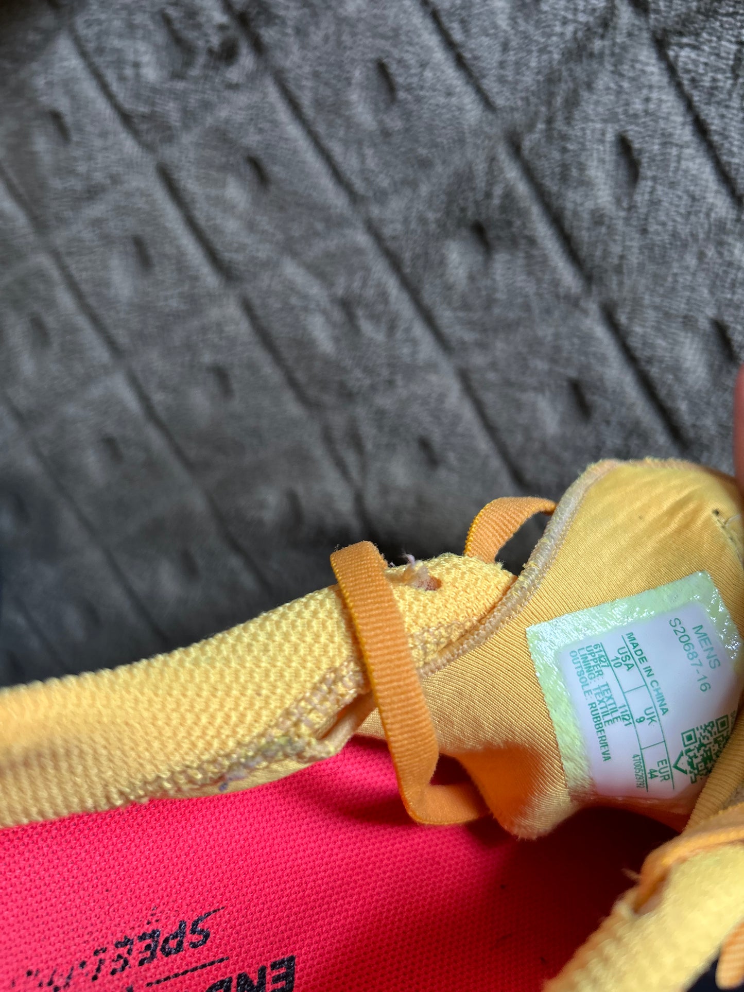 Baskets Saucony Endorphin pro 2 d’occasion. Taille 43/44