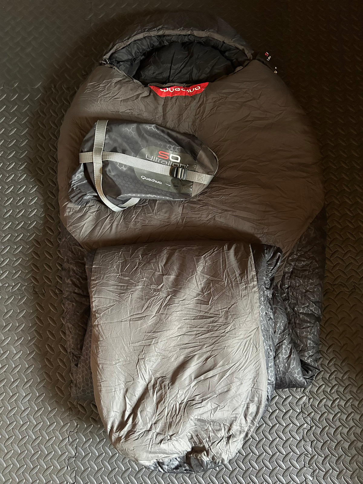 Sac de couchage forclaz d’occasion 0 degrés ultralight. Taille L