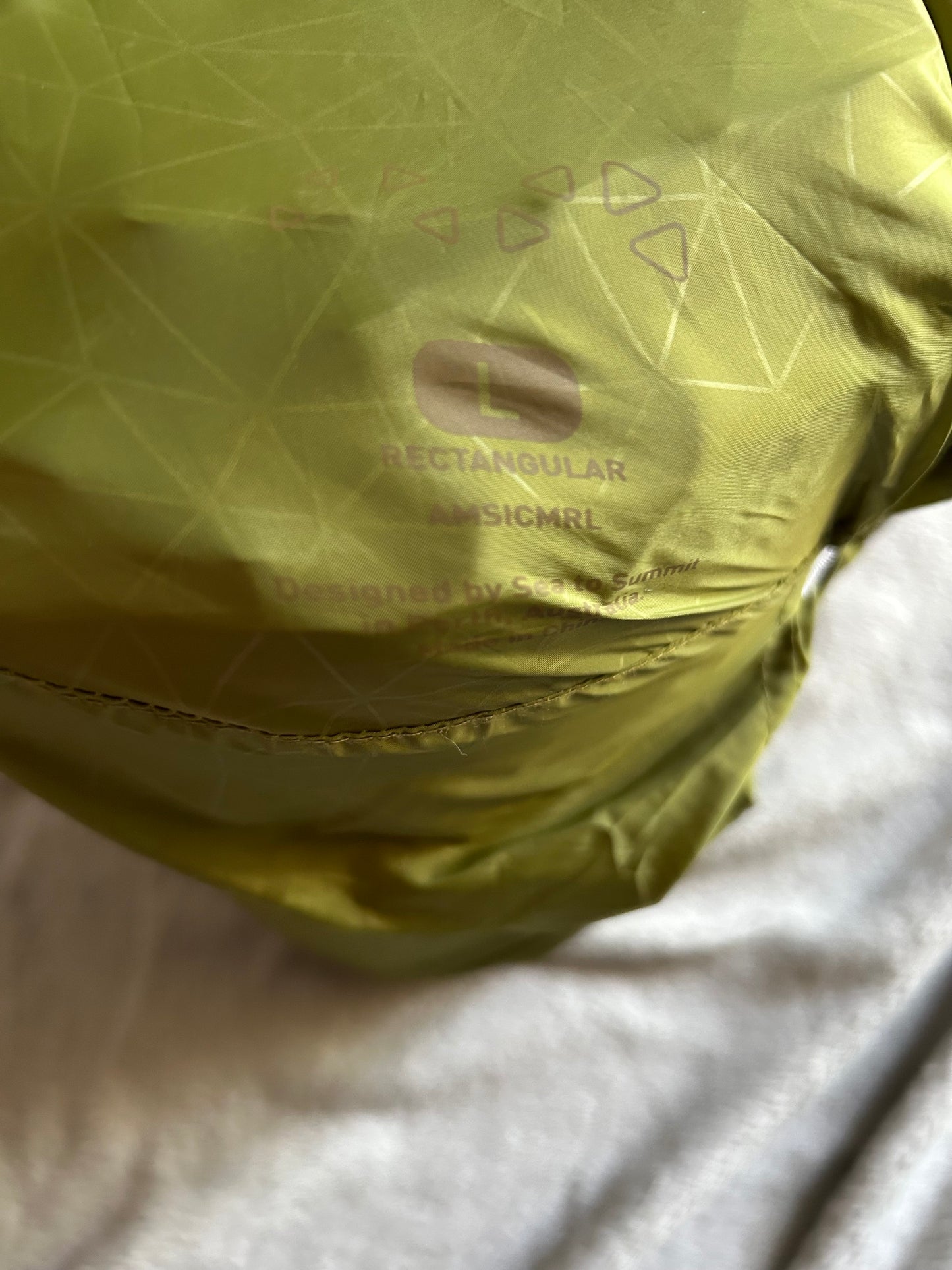 Location matelas gonflable Sea to summit camp mat S.I large. 1180 grammes. R-Value 4,2. ( 15 euros / week-end).