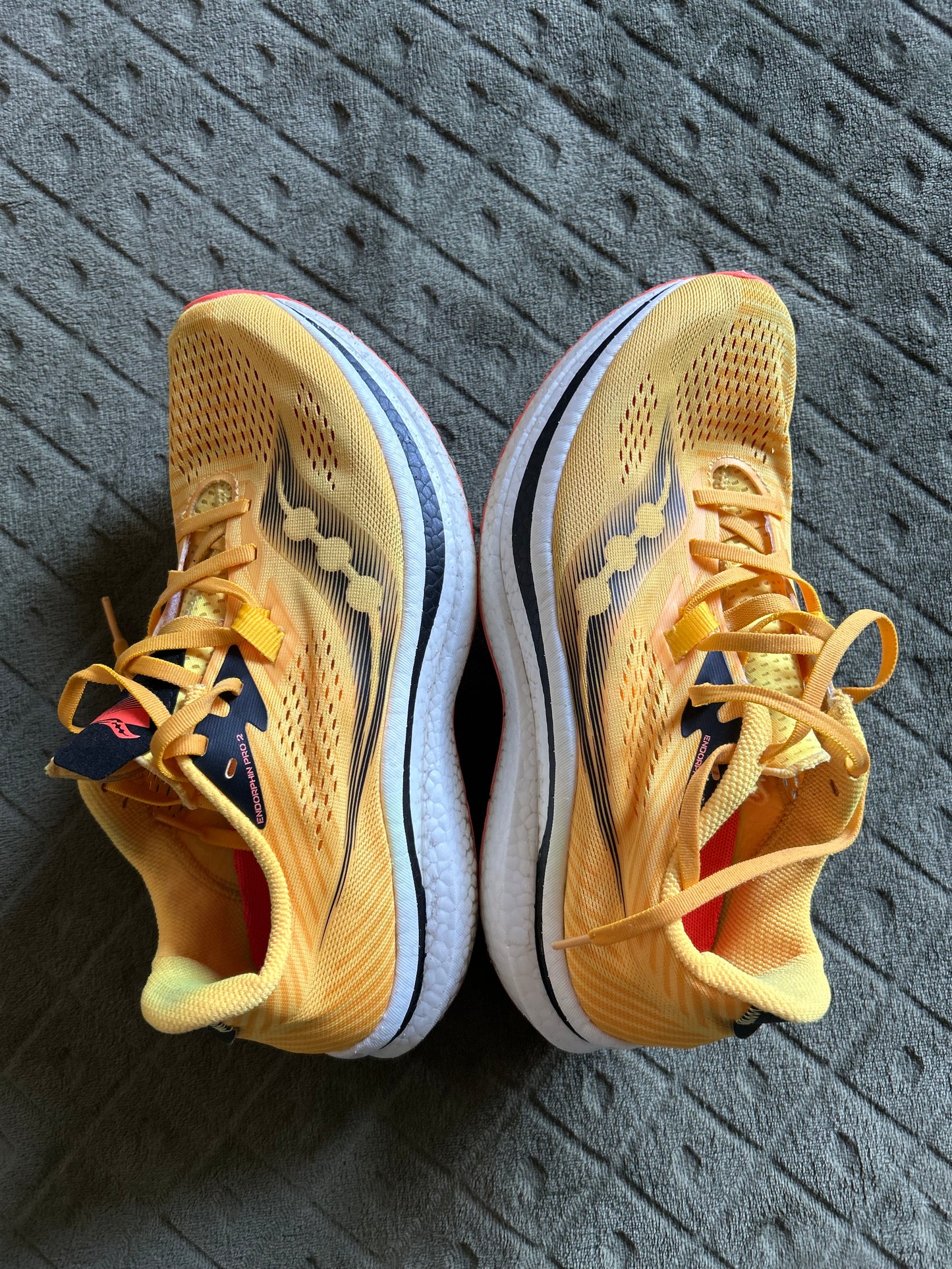 Baskets Saucony Endorphin pro 2 d’occasion. Taille 43/44