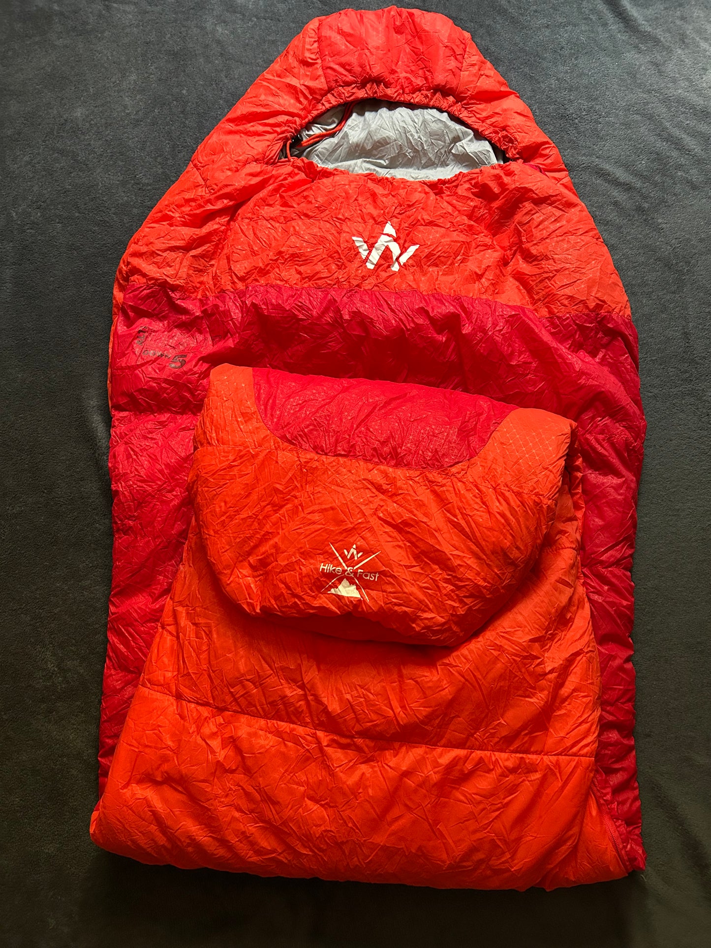 Location sac de couchage 5 degrés wanabee en plume et ouate. 15 euros / week-end et 20 euros la semaine.