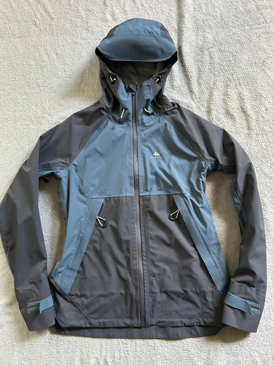 Veste imperméable quechua d’occasion pour femmes. Taille S