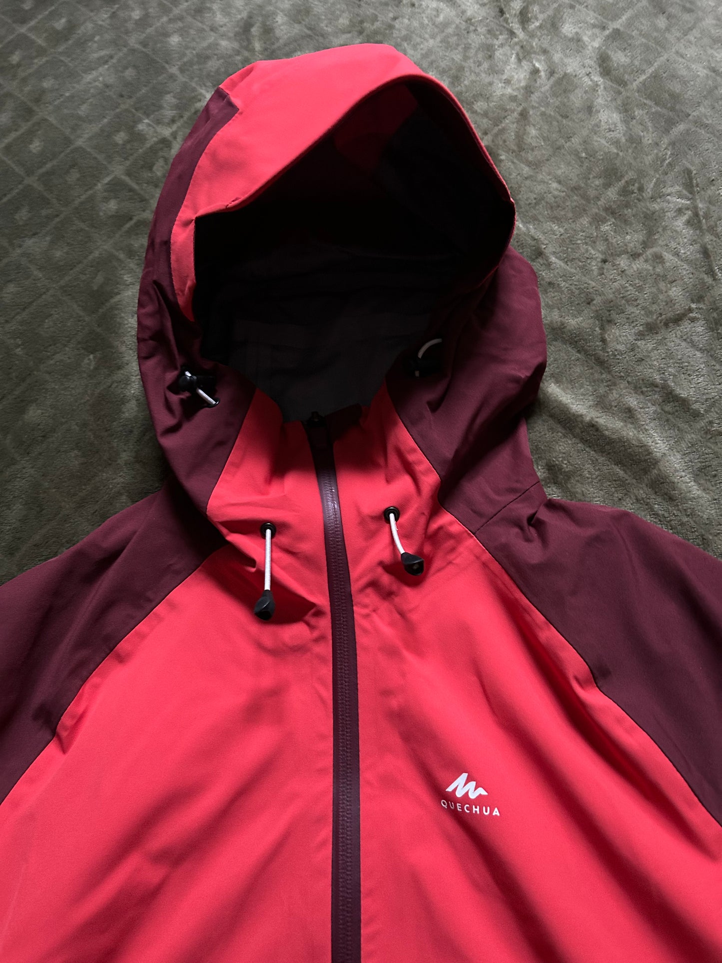 Veste imperméable quechua MH500 d’occasion pour femmes. Taille S