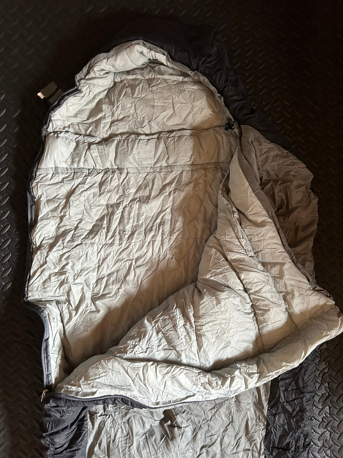Sac de couchage quechua d’occasion 5 degrés ultralight. Taille XL
