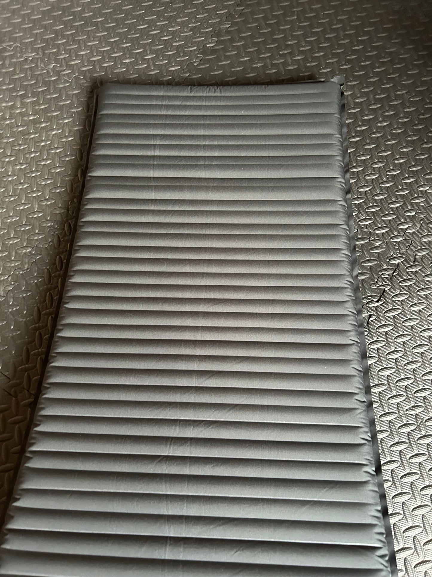 Matelas gonflable Thermarest  d’occasion modèle venture a réparer. 560 grammes.
