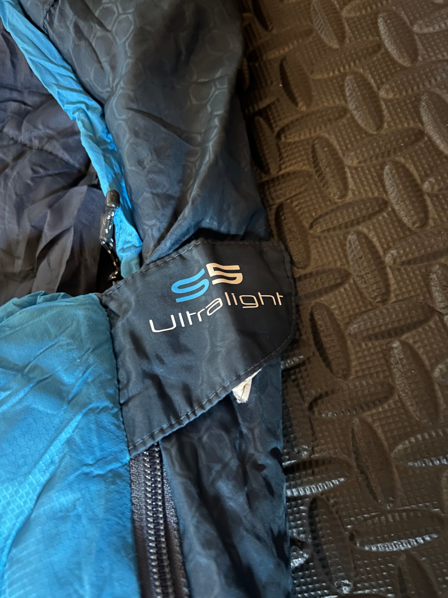 Sac de couchage quechua 5 degrés d’occasion. Taille M