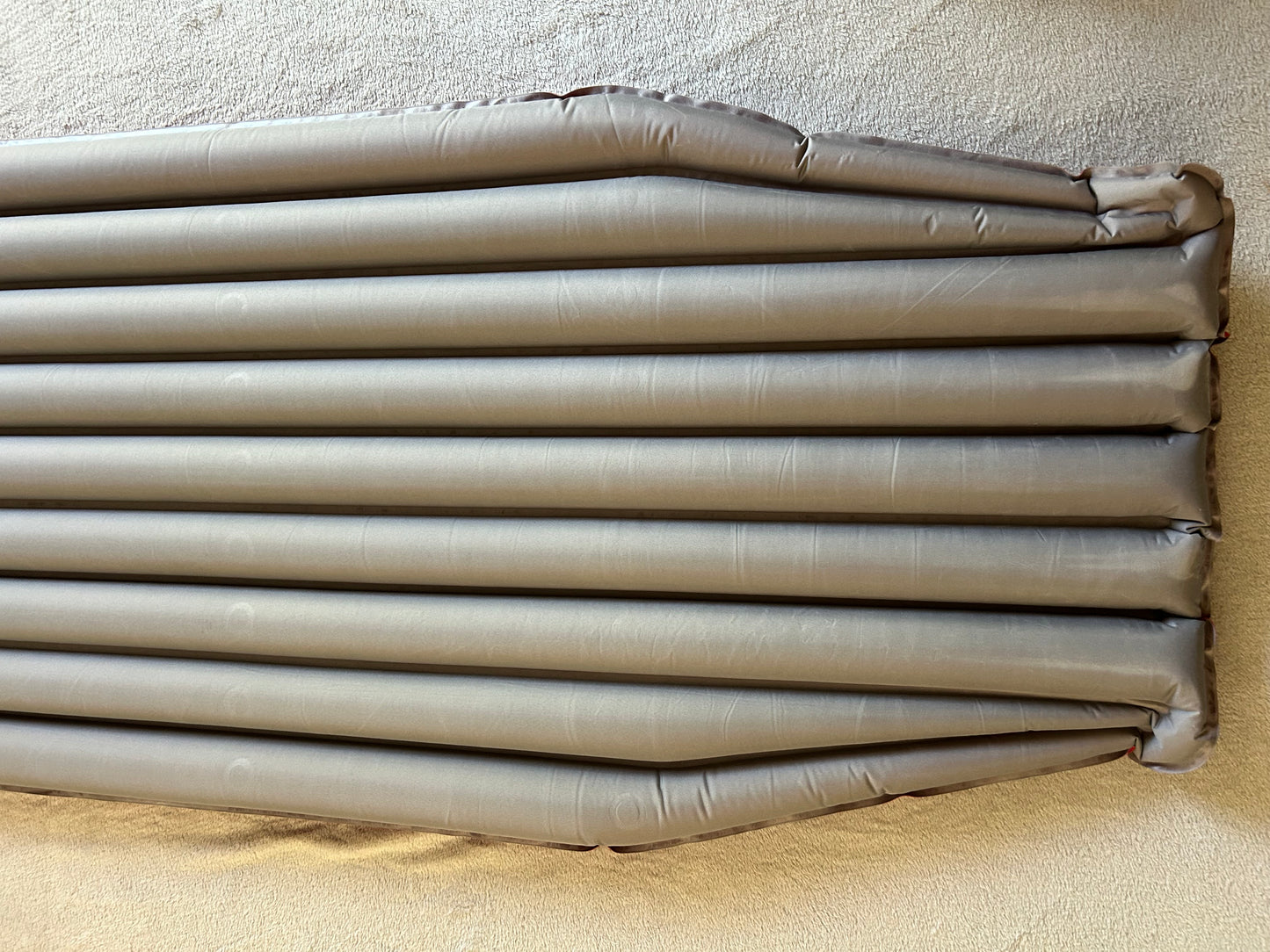 Location matelas gonflable forclaz. Taille XL. R- Value 3.3. ( 15 euros / week-end).