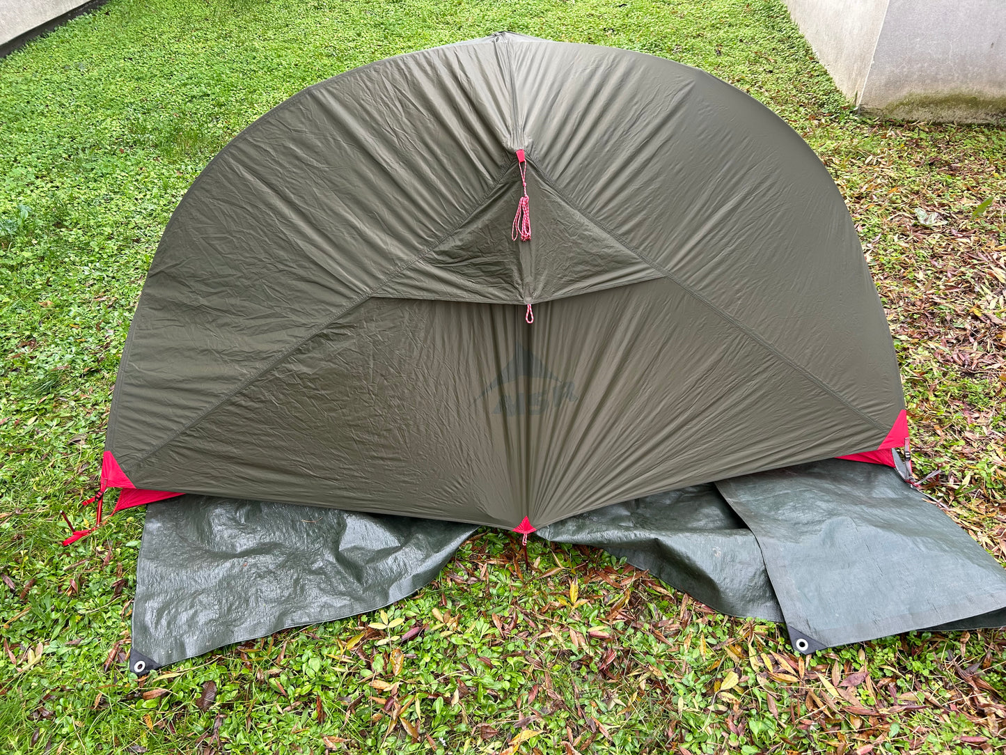 Location tente MSR HUBBA NX 1 personne. 1290 grammes. ( 35 euros / week-end ).