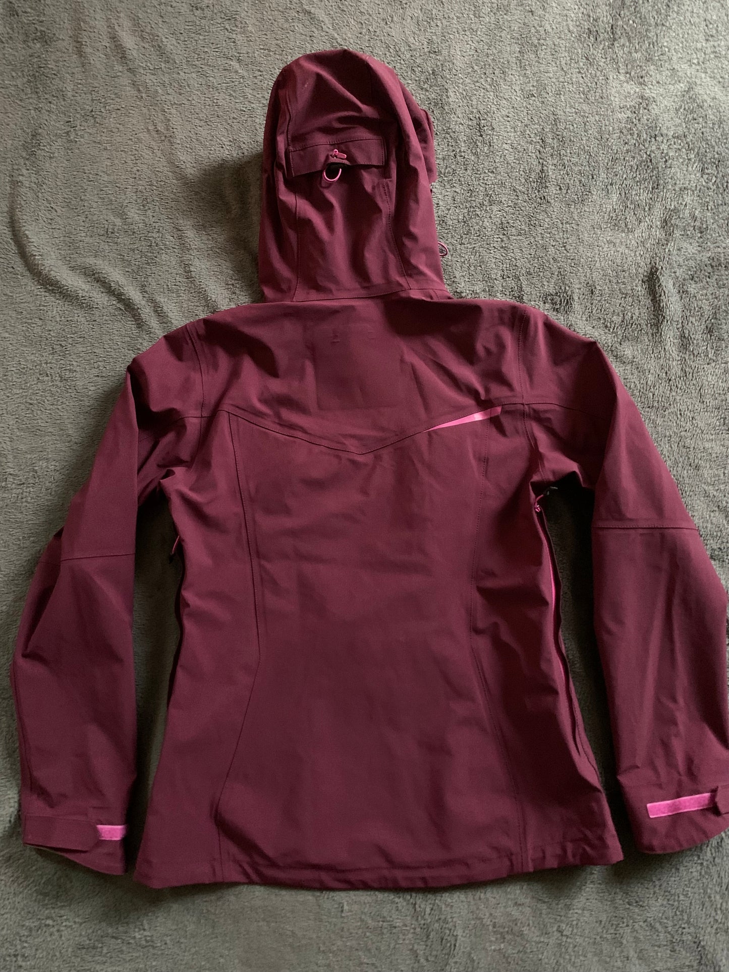 Veste imperméable quechua d’occasion pour femmes. Taille S.