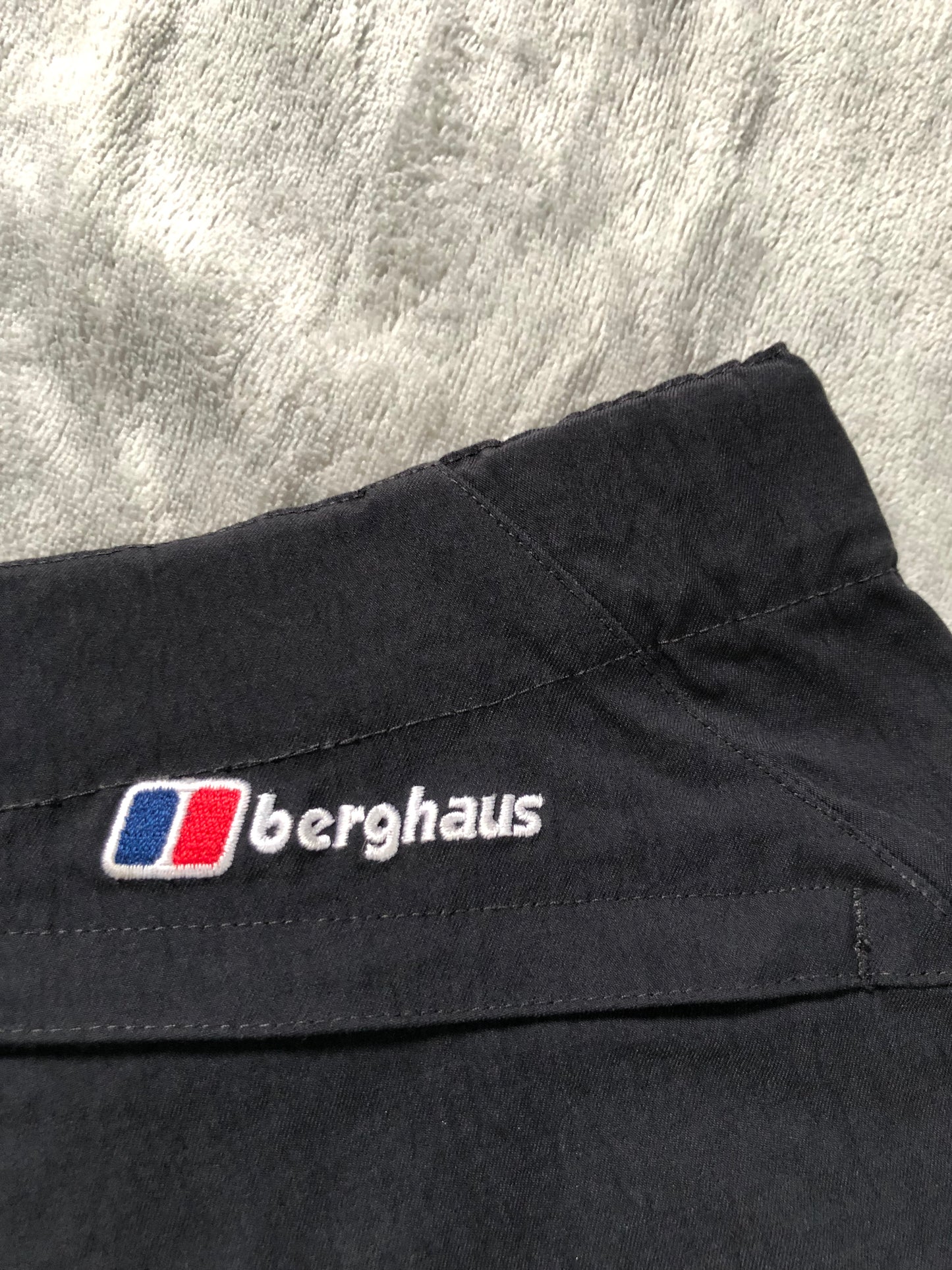 Pantalon de randonnée Berghaus d’occasion pour femmes. Taille S.