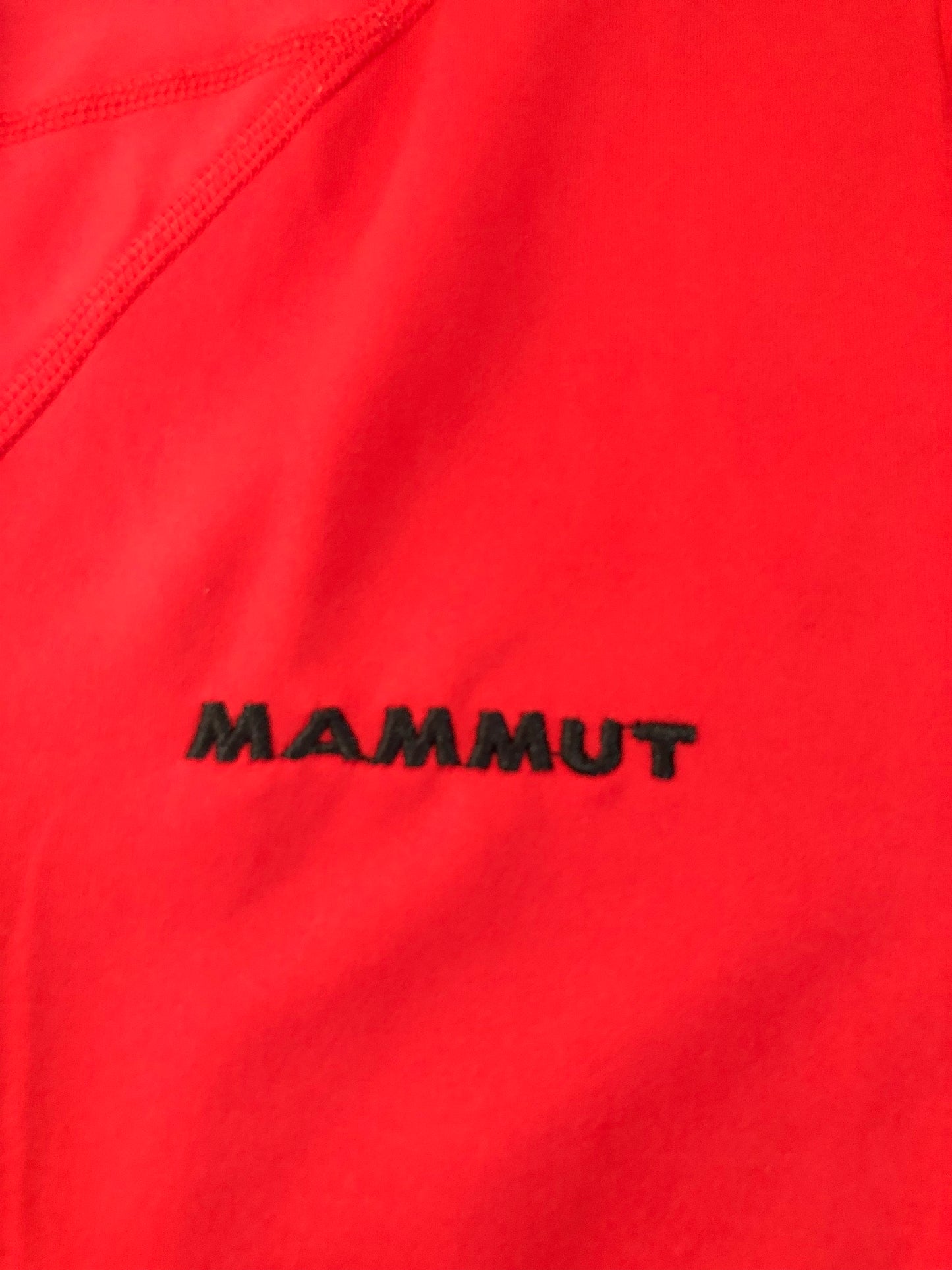 Sous pull thermique Mammut pour hommes. Taille M.