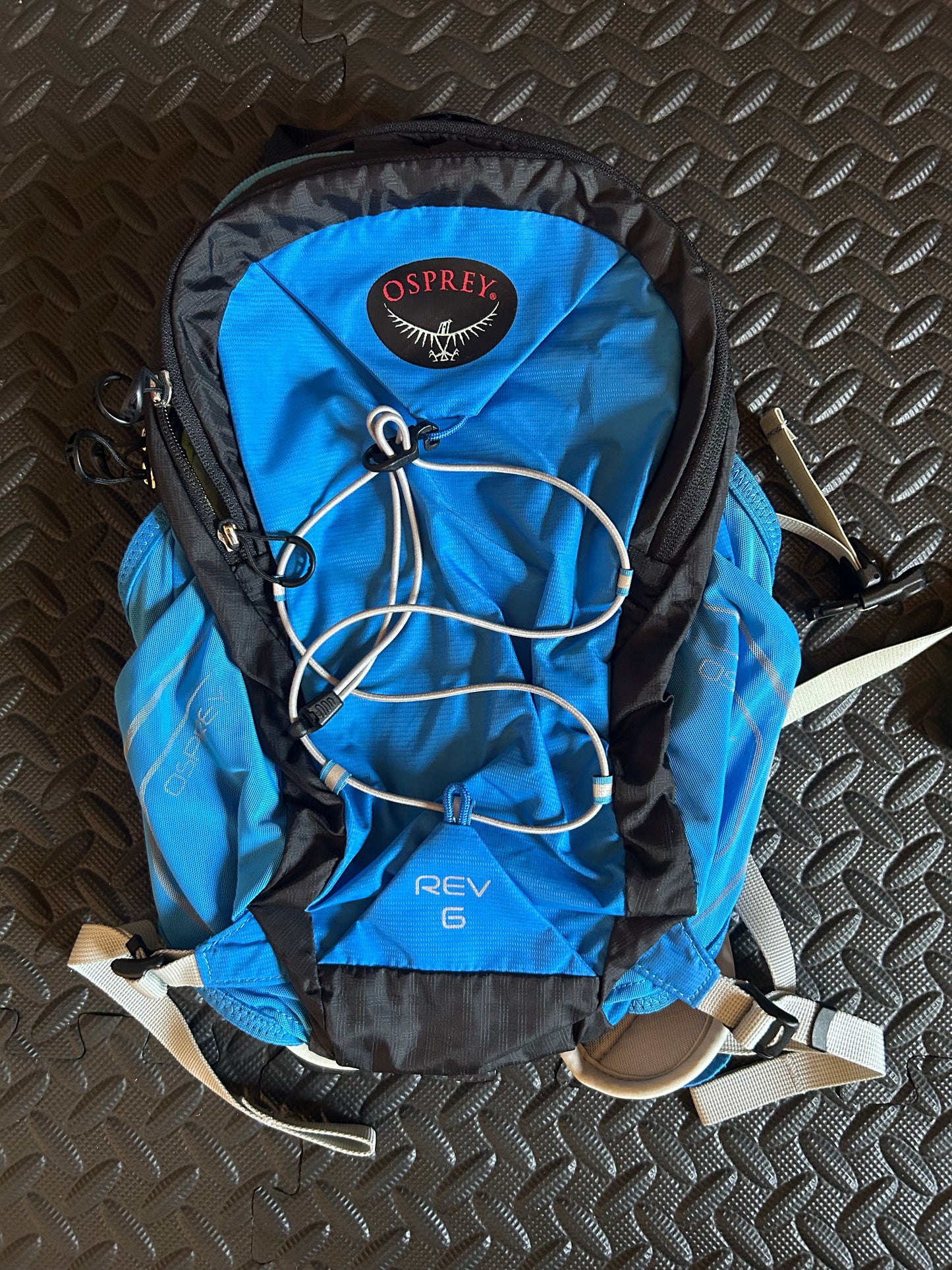 Sac à dos osprey d’occasion Rev 6 litres.