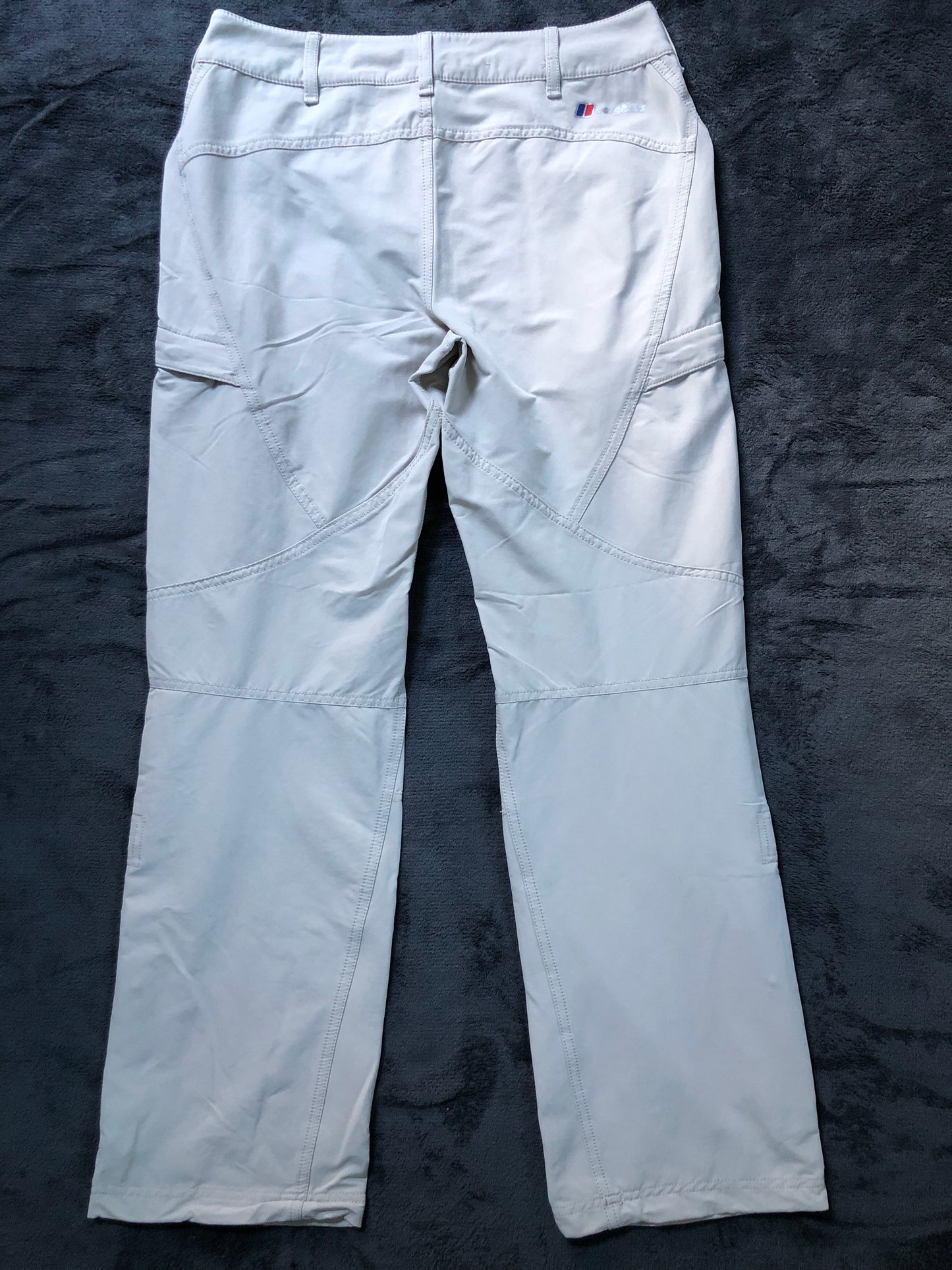 Pantalon de randonnée Berghaus d’occasion pour femmes. Taille M.