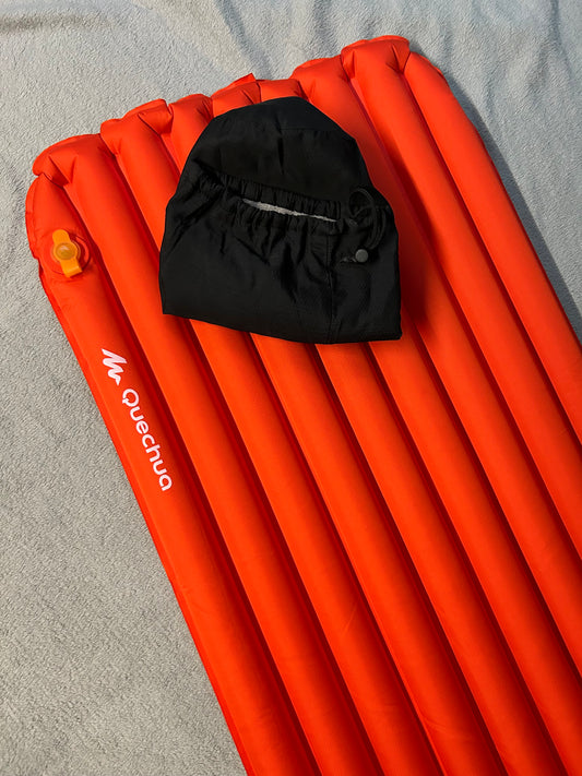 Location matelas gonflable forclaz. 550 grammes . 9 euros / week-end et 15 euros la semaine