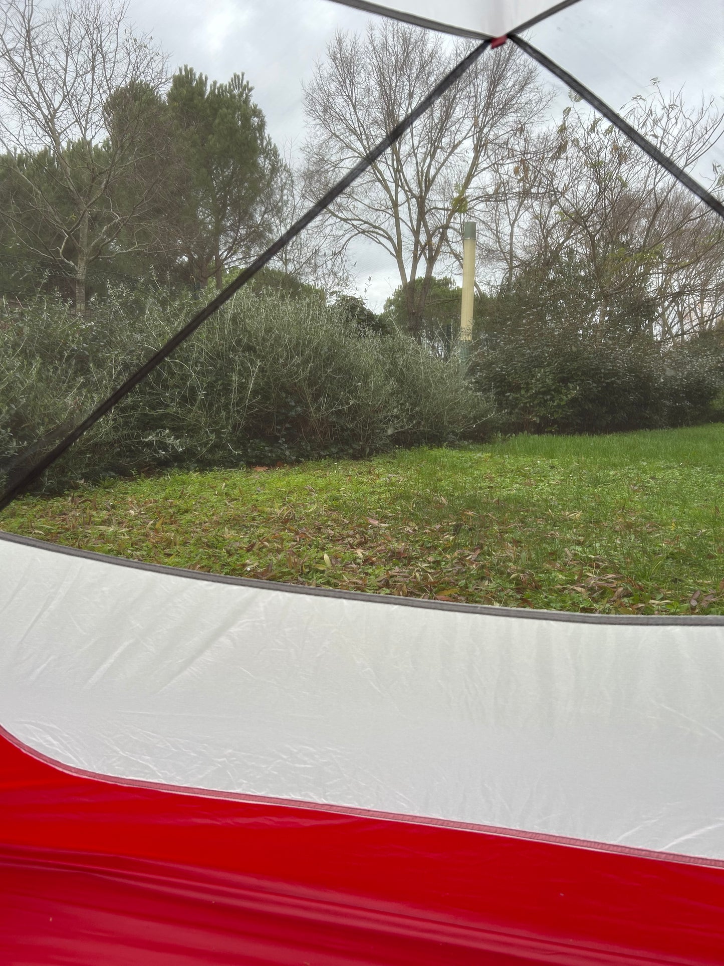 Location tente MSR HUBBA NX 1 personne. 1290 grammes. ( 35 euros / week-end ).