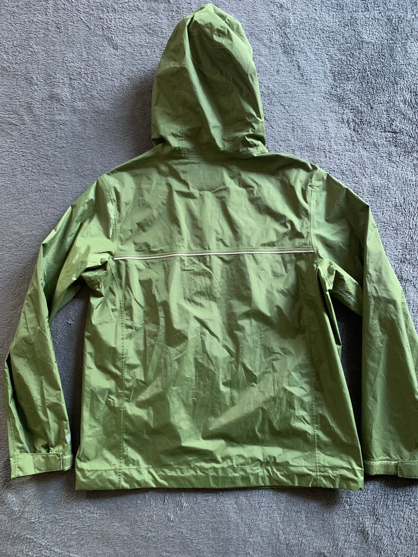 Imperméable patagonia d’occasion pour enfants. Taille 14 ans.