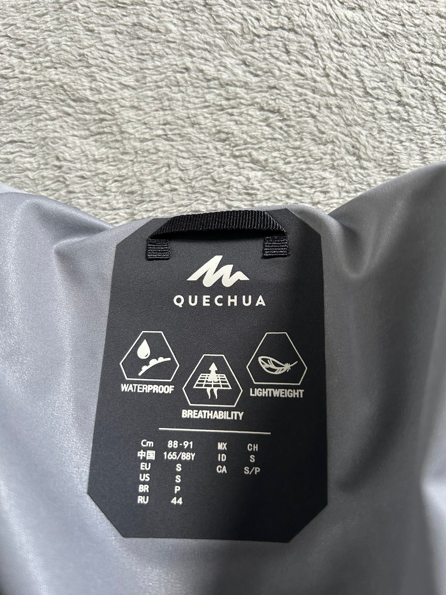 Veste imperméable quechua d’occasion pour femmes. Taille S