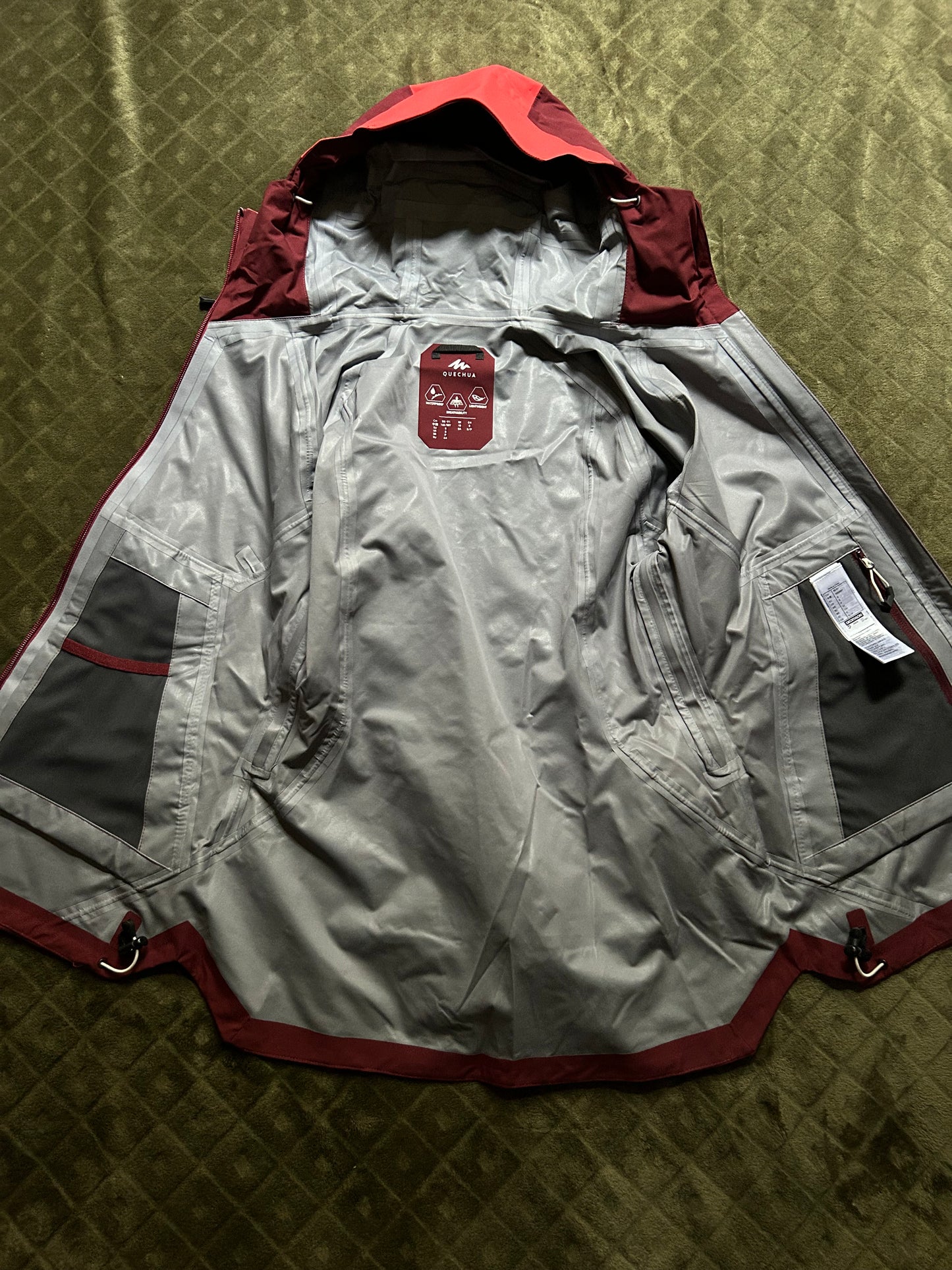 Veste imperméable quechua MH500 d’occasion pour femmes. Taille S