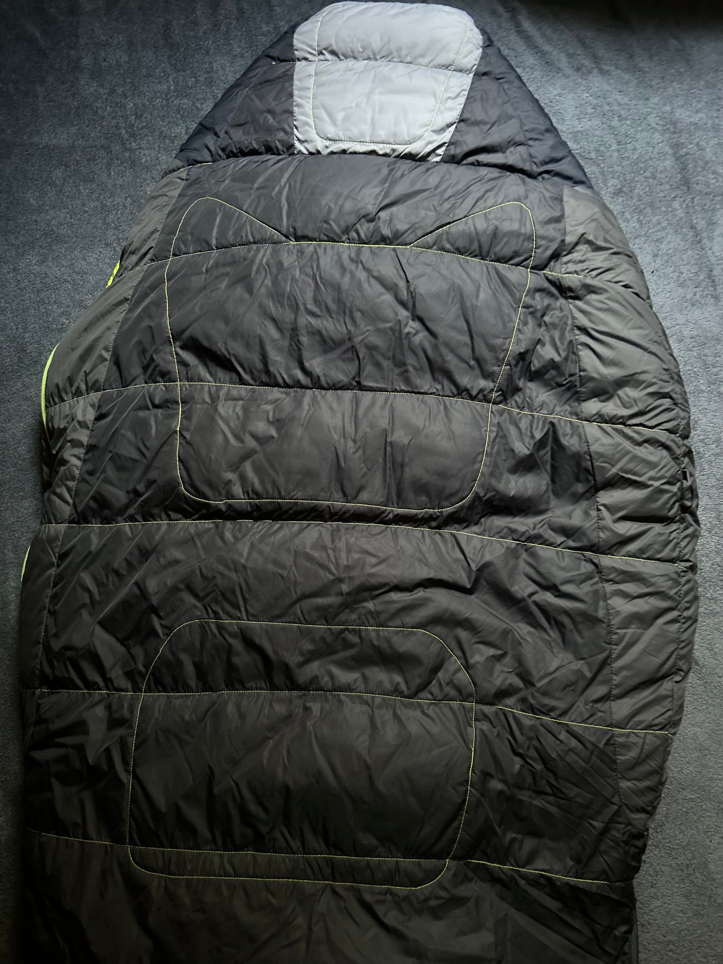 Sac de couchage the North face en plumes d’occasion. Taille M