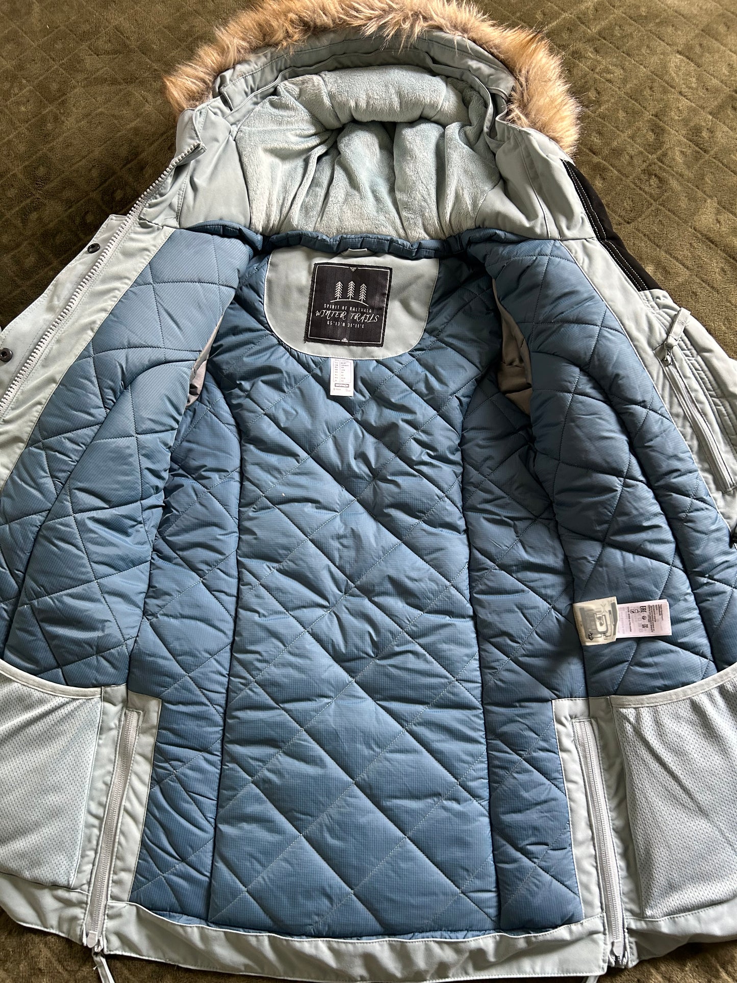Parka quechua grand froid d’occasion pour femmes. Taille XS