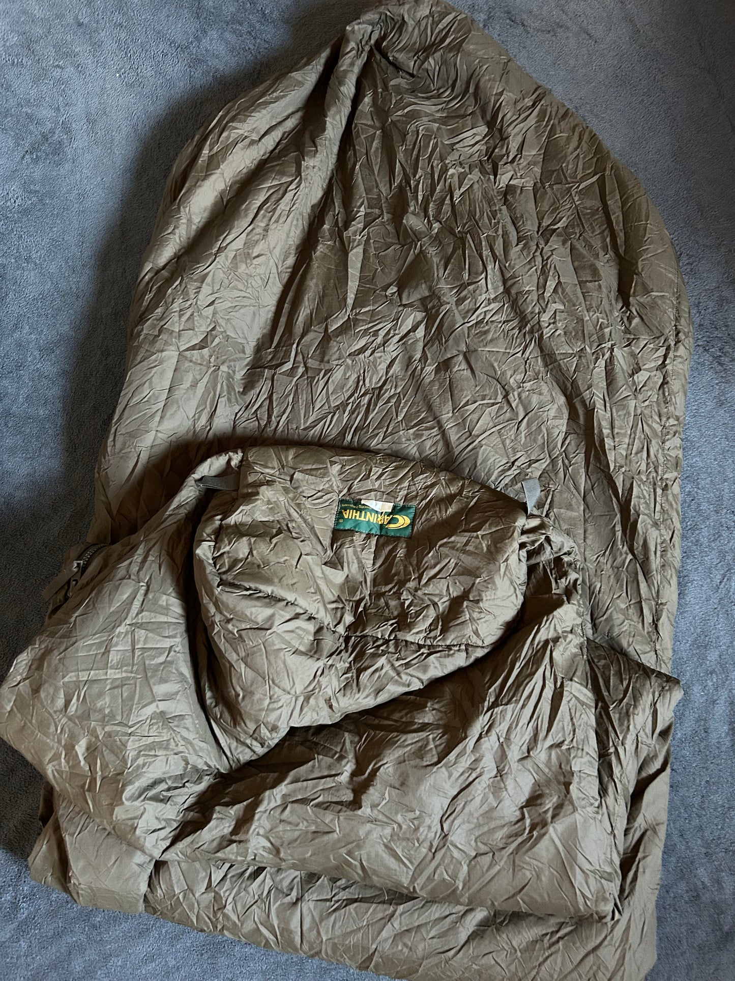 Sac de couchage Carinthia tropen 200 d’occasion. 1300 grammes