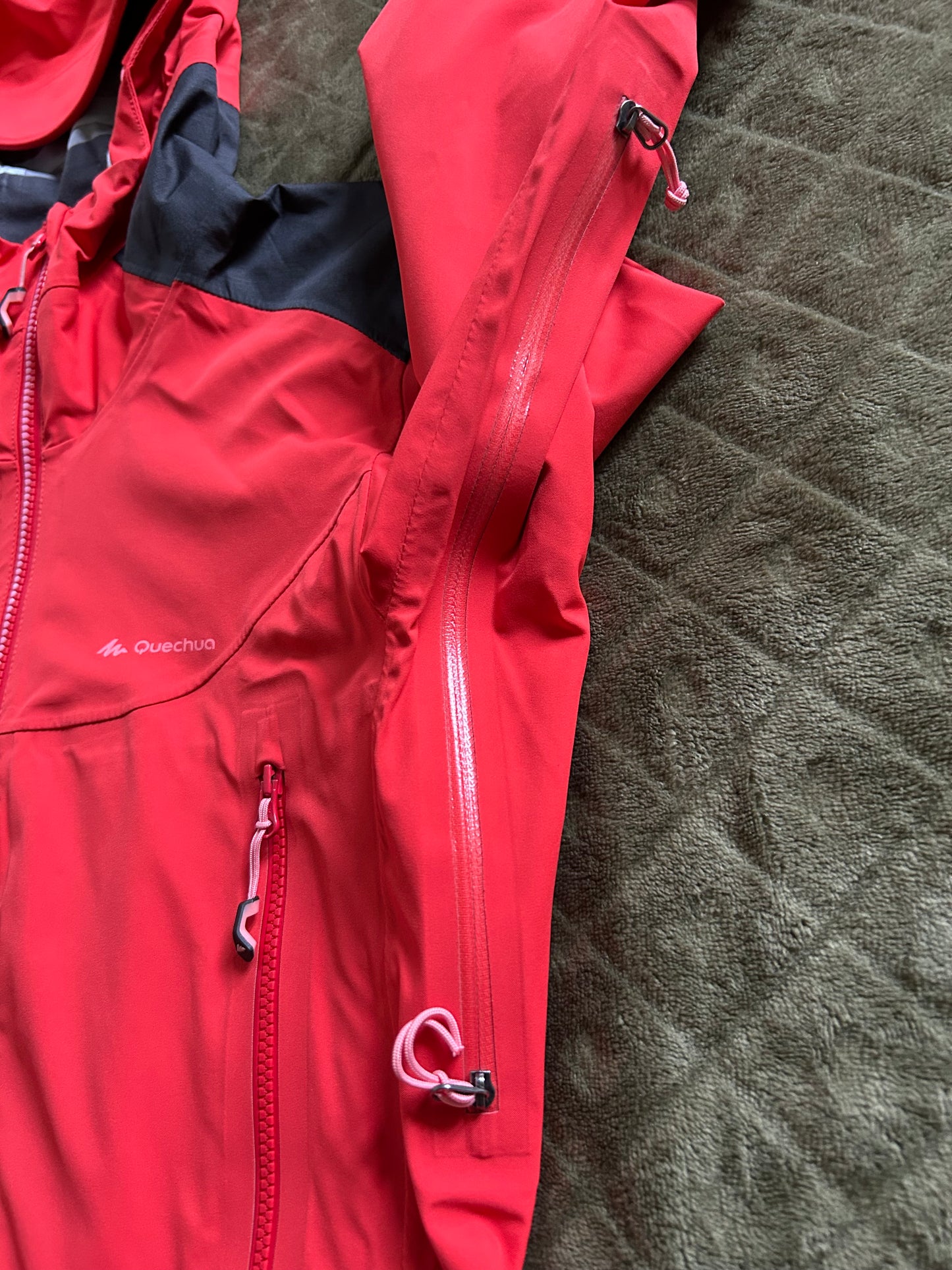 Veste imperméable quechua MH900 d’occasion pour femmes. Taille S