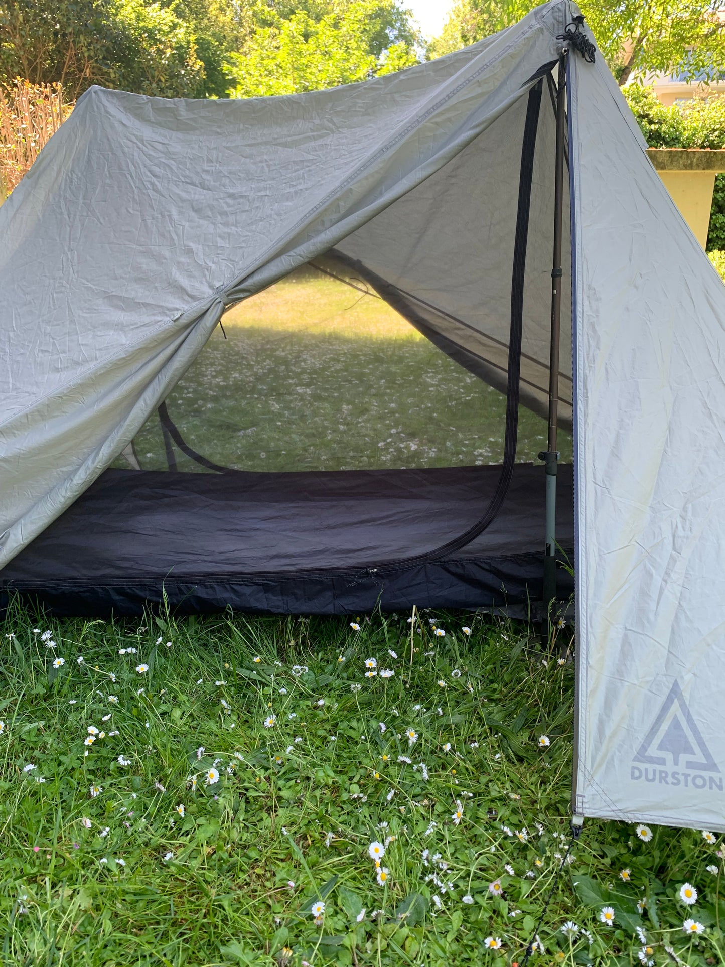 Location toile de tente de bivouac  ultralight X-MID 1 personne. 795 grammes. ( 40 euros / week-end ).