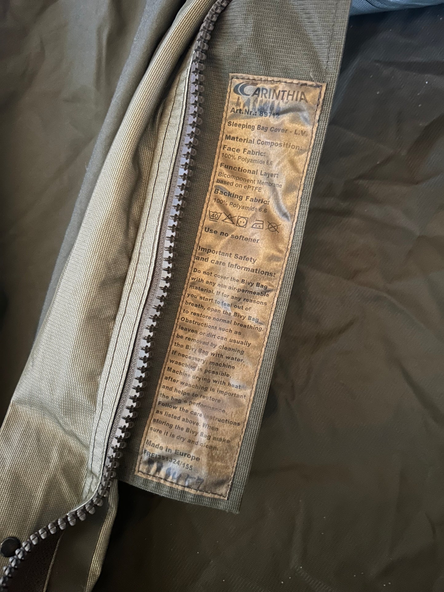 Sac de couchage Carinthia sleeping bag d’occasion en Gore tex.