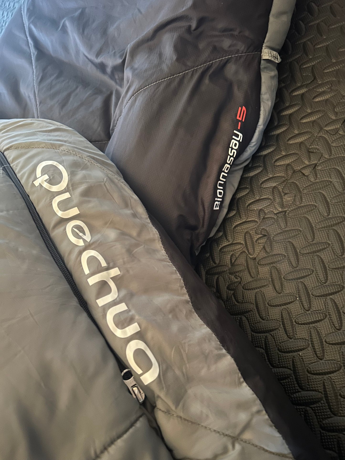 Sac de couchage quechua d’occasion -5 degres bionnassay. Taille L.