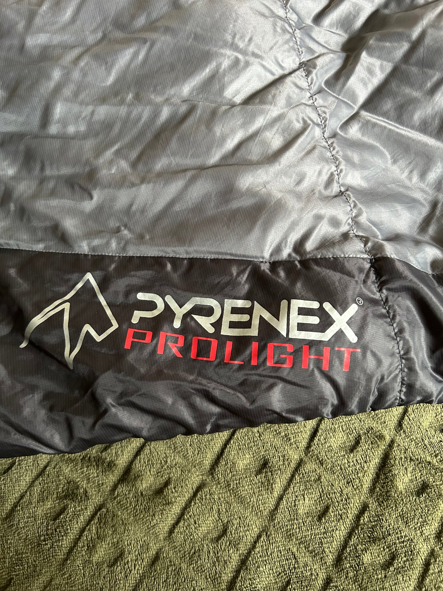 Sac de couchage Pyrenex Prolight 800 d’occasion en plumes.