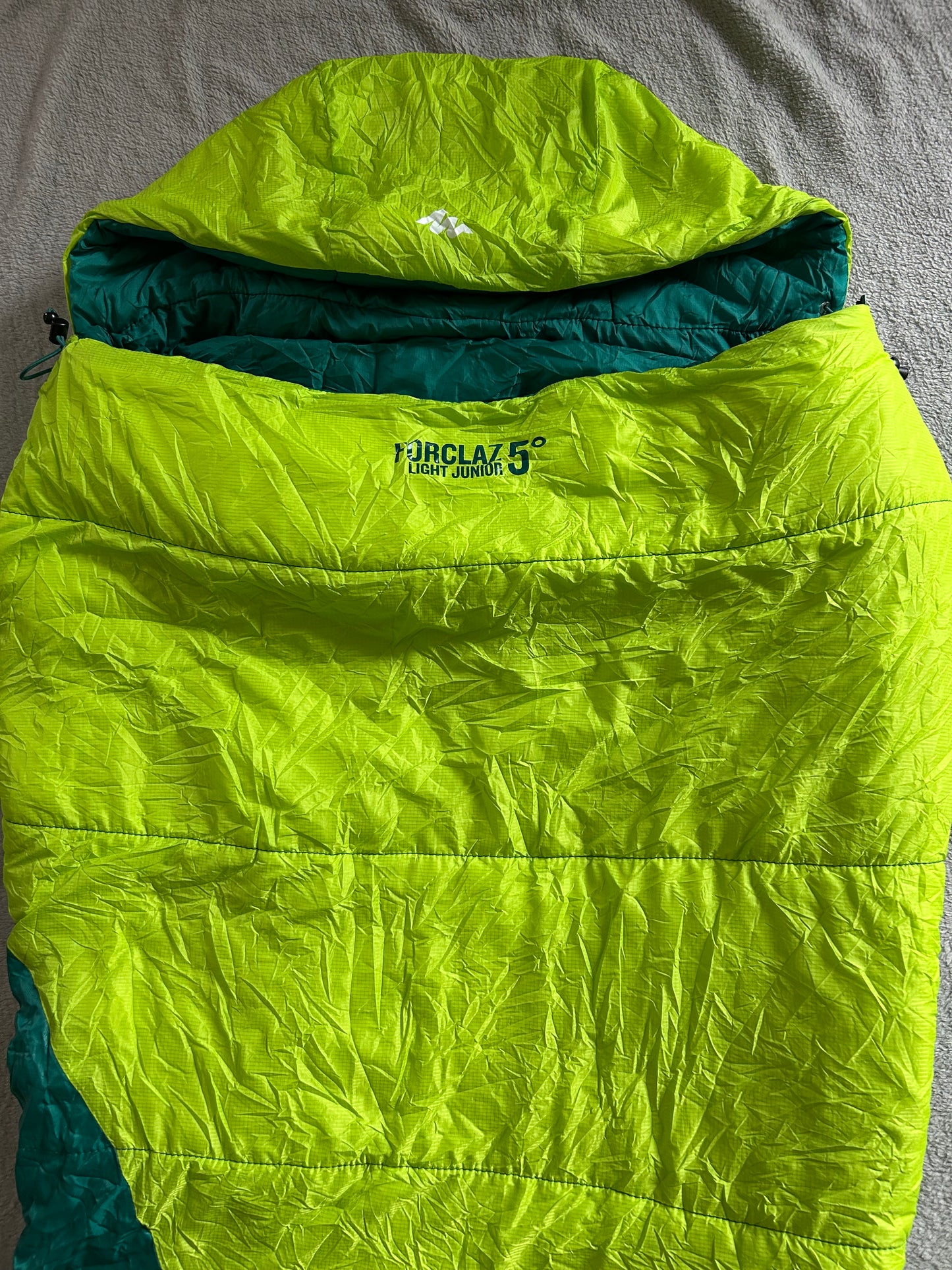 Sac de couchage quechua d’occasion 5 degrés. Taille 160 cm