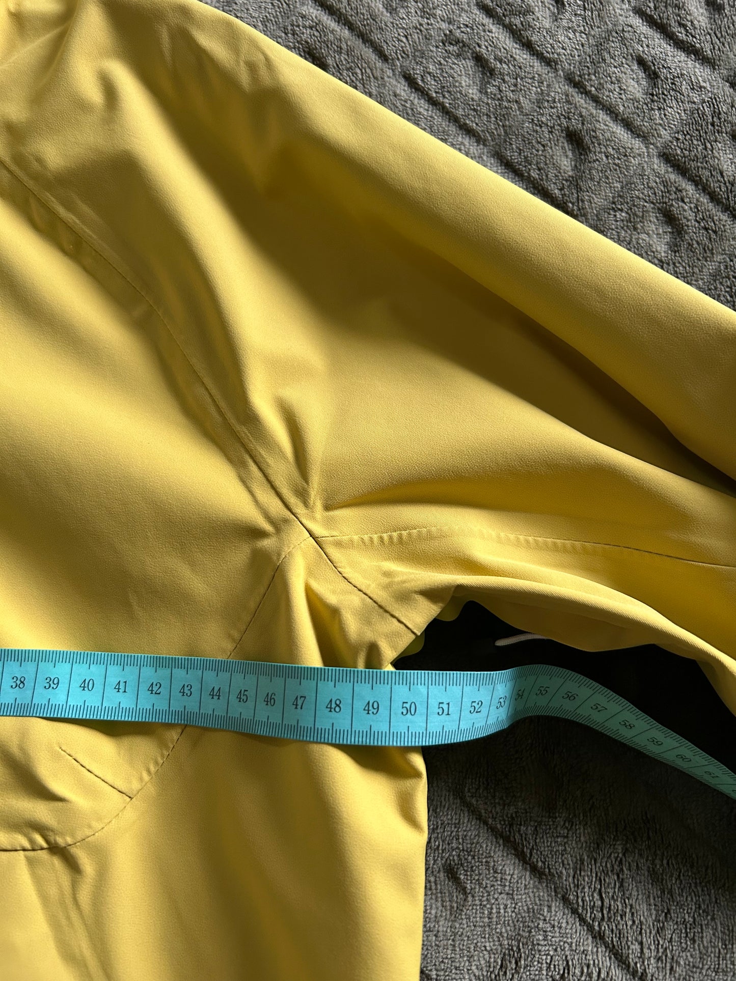 Veste imperméable quechua MH500 d’occasion pour femmes. Taille L