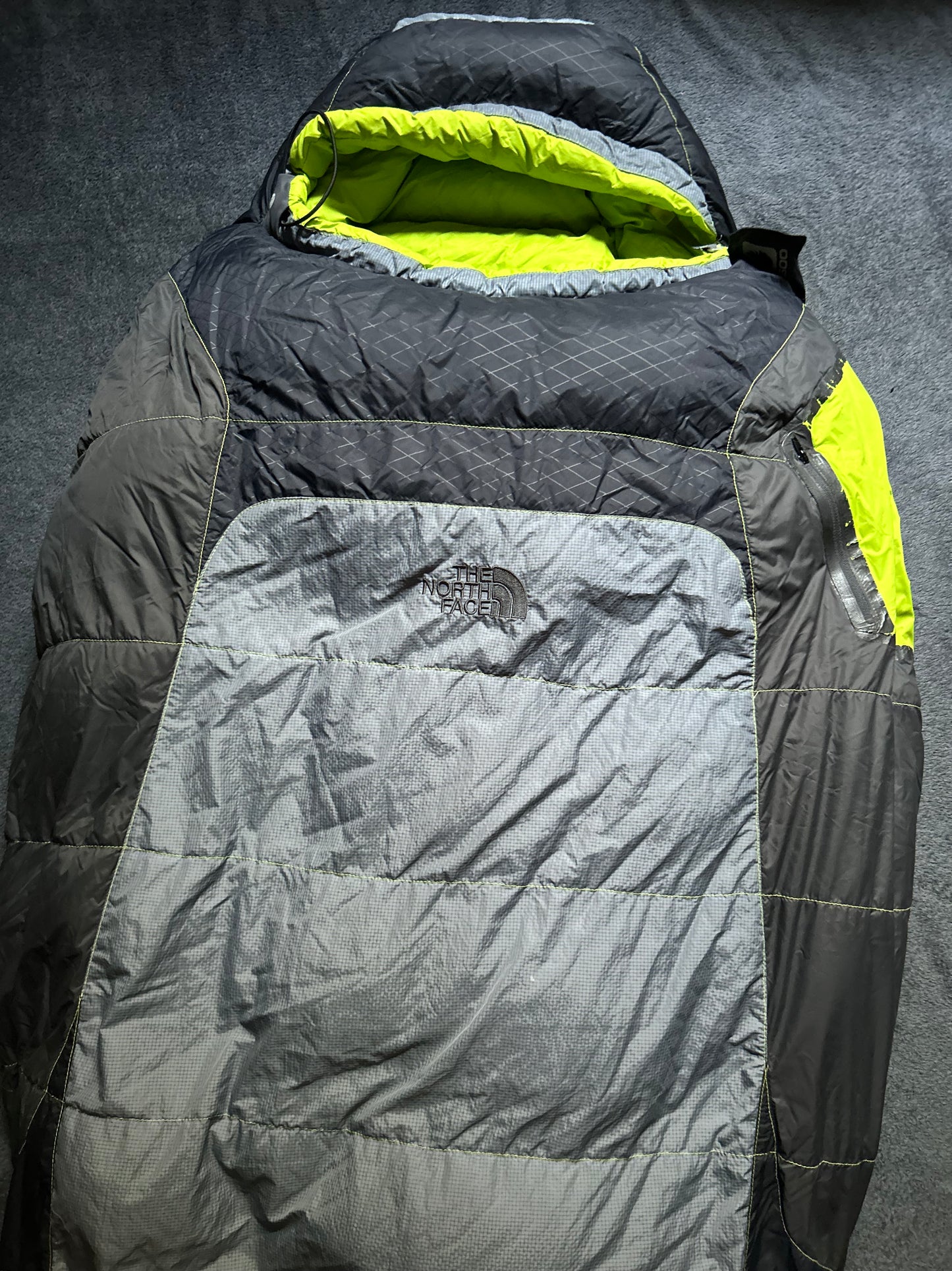 Sac de couchage the North face en plumes d’occasion. Taille M