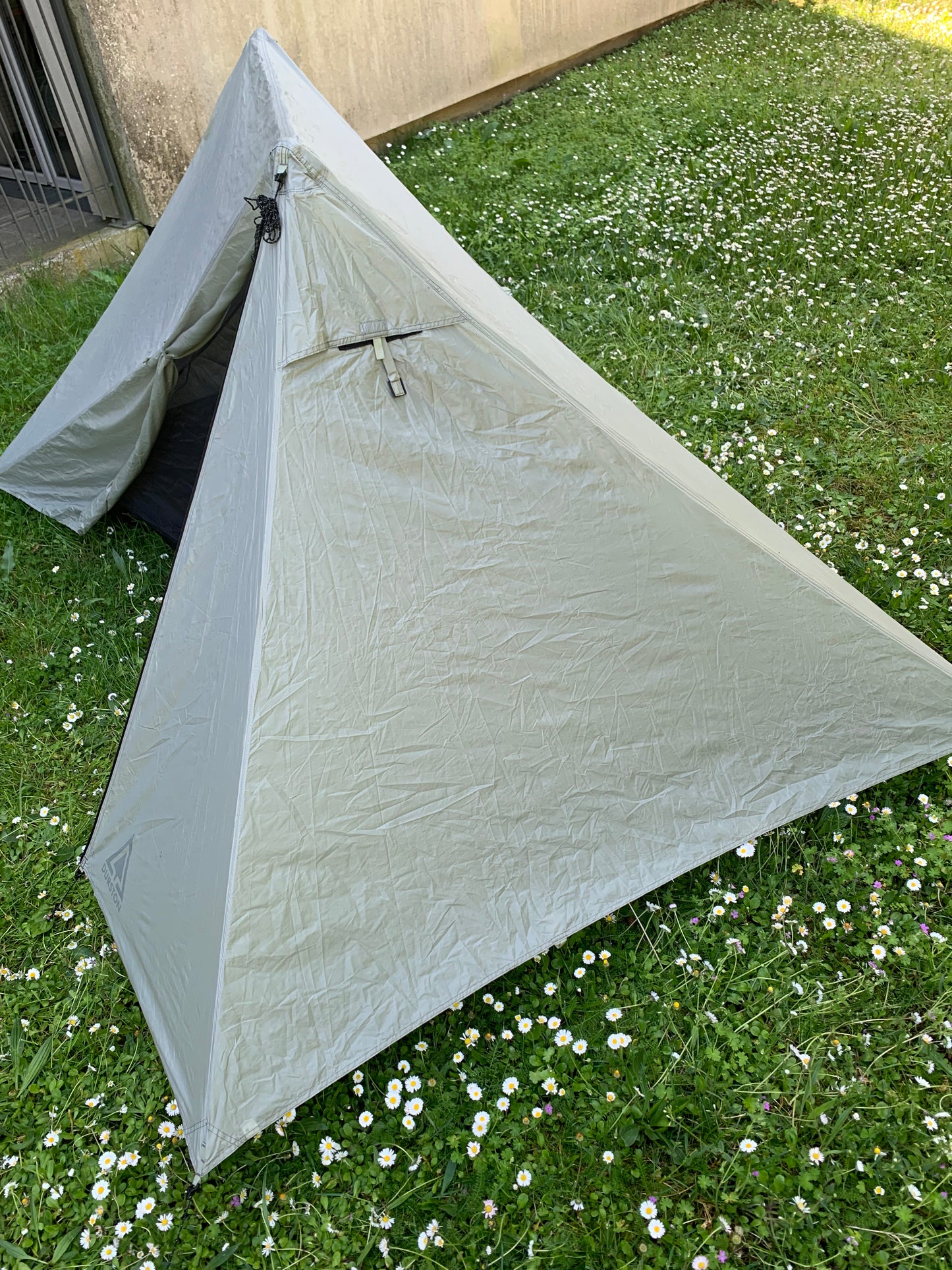 Location toile de tente de bivouac  ultralight X-MID 1 personne. 795 grammes. ( 40 euros / week-end ).