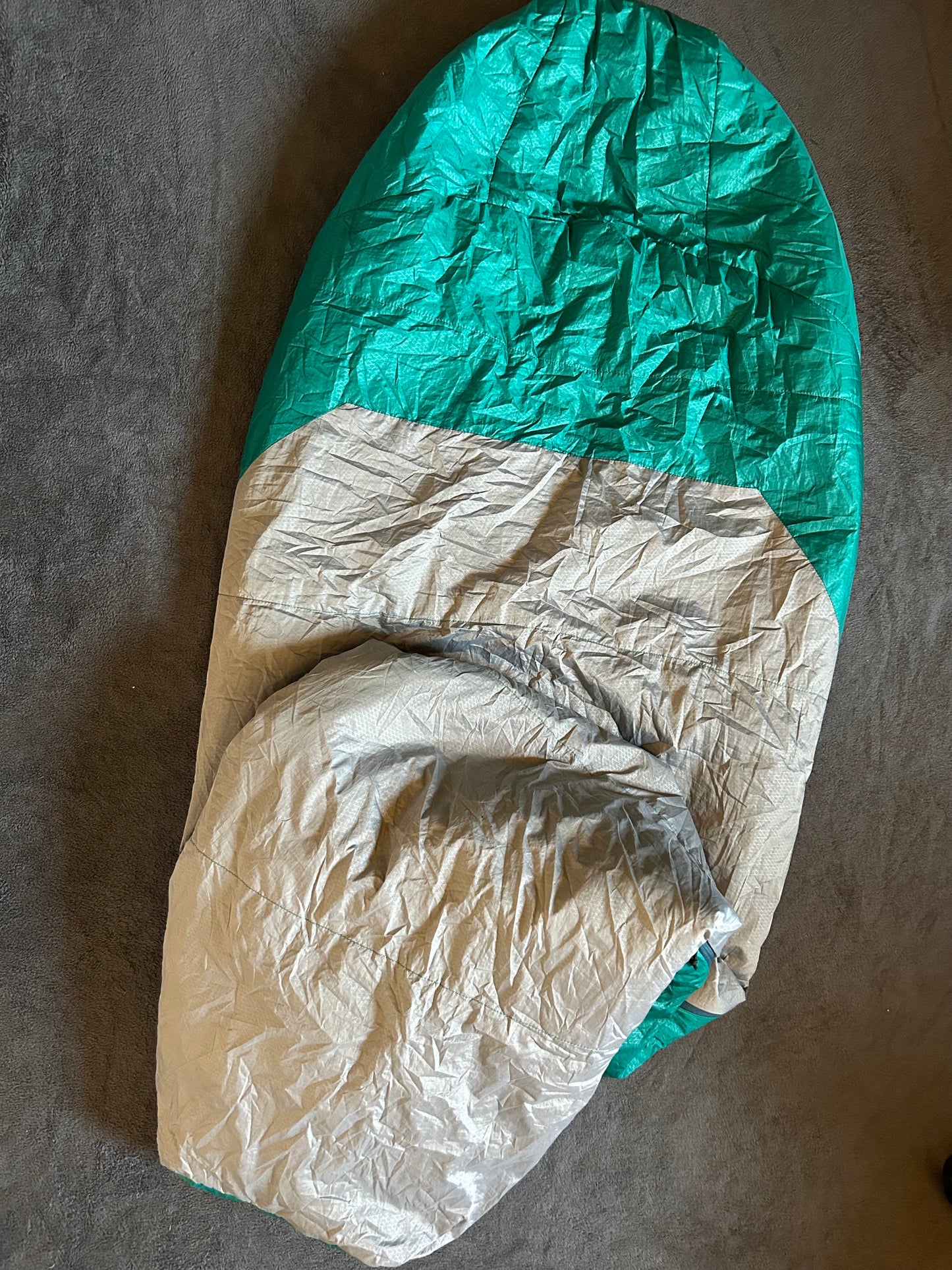 Sac de couchage forclaz d’occasion 10 degrés trek 500. Taille L