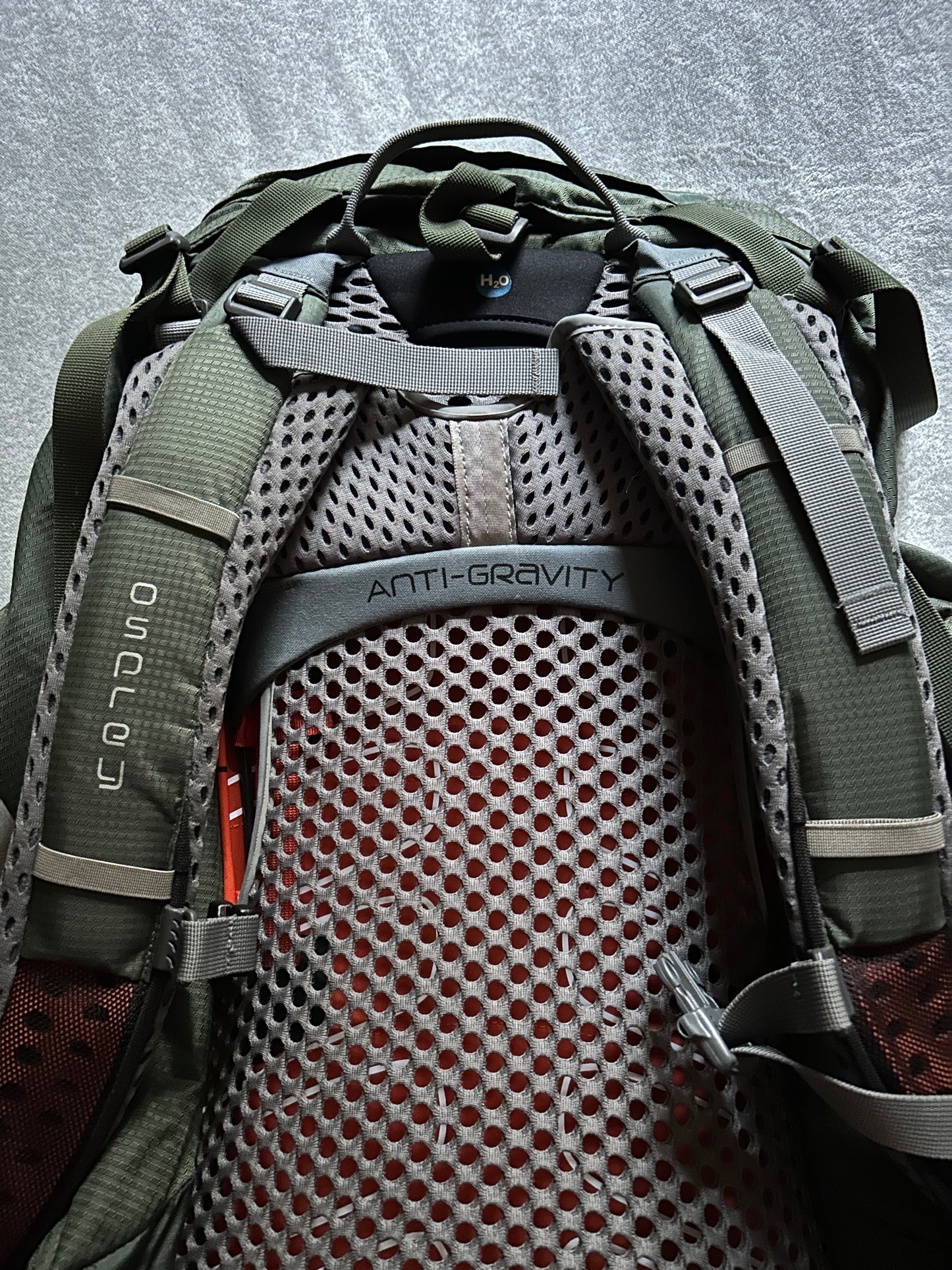 Location sac à dos Osprey Atmos 65 AG. Taille L. 15 euros / week-end et 20 euros / semaine.