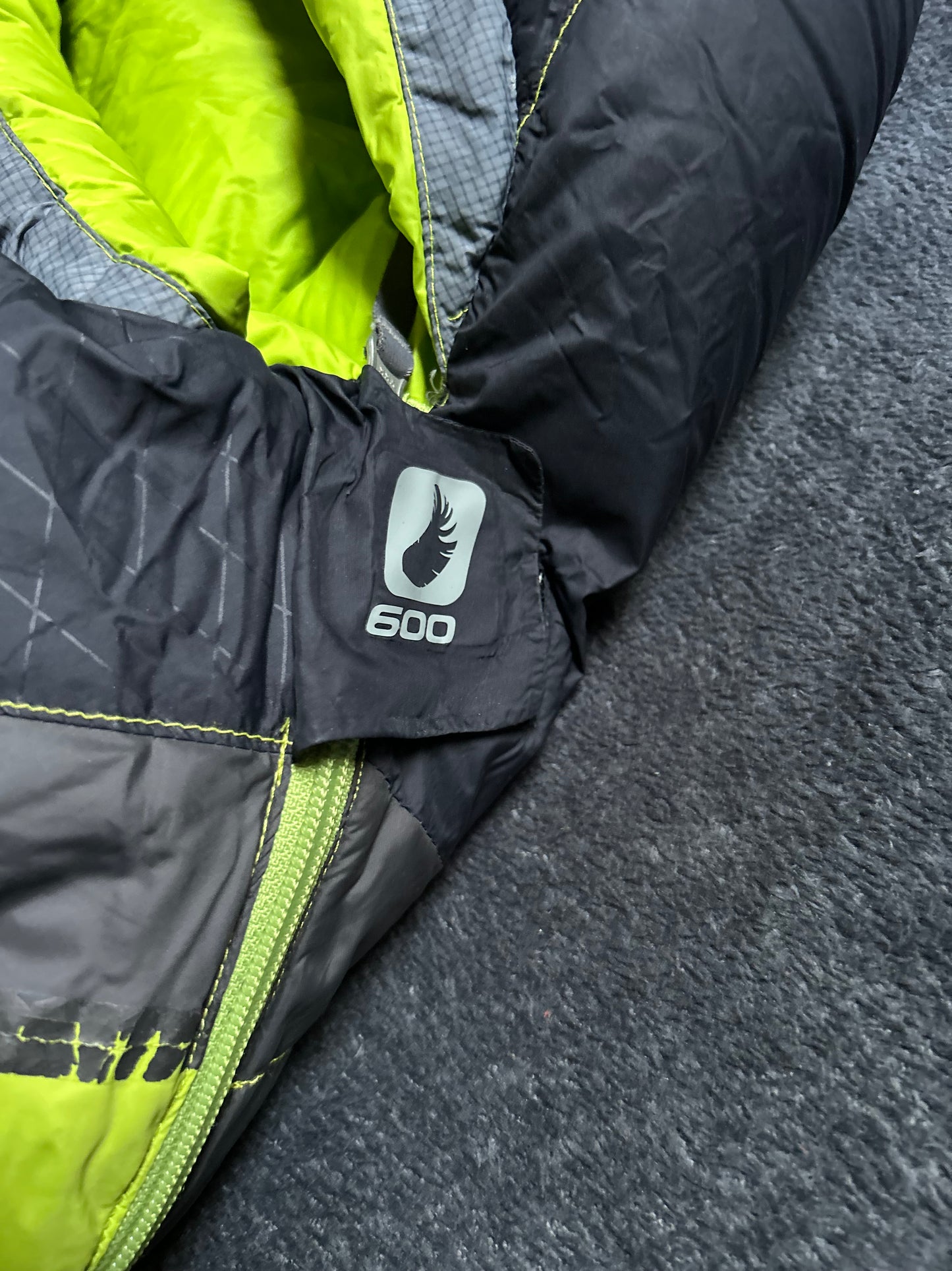 Sac de couchage the North face en plumes d’occasion. Taille M