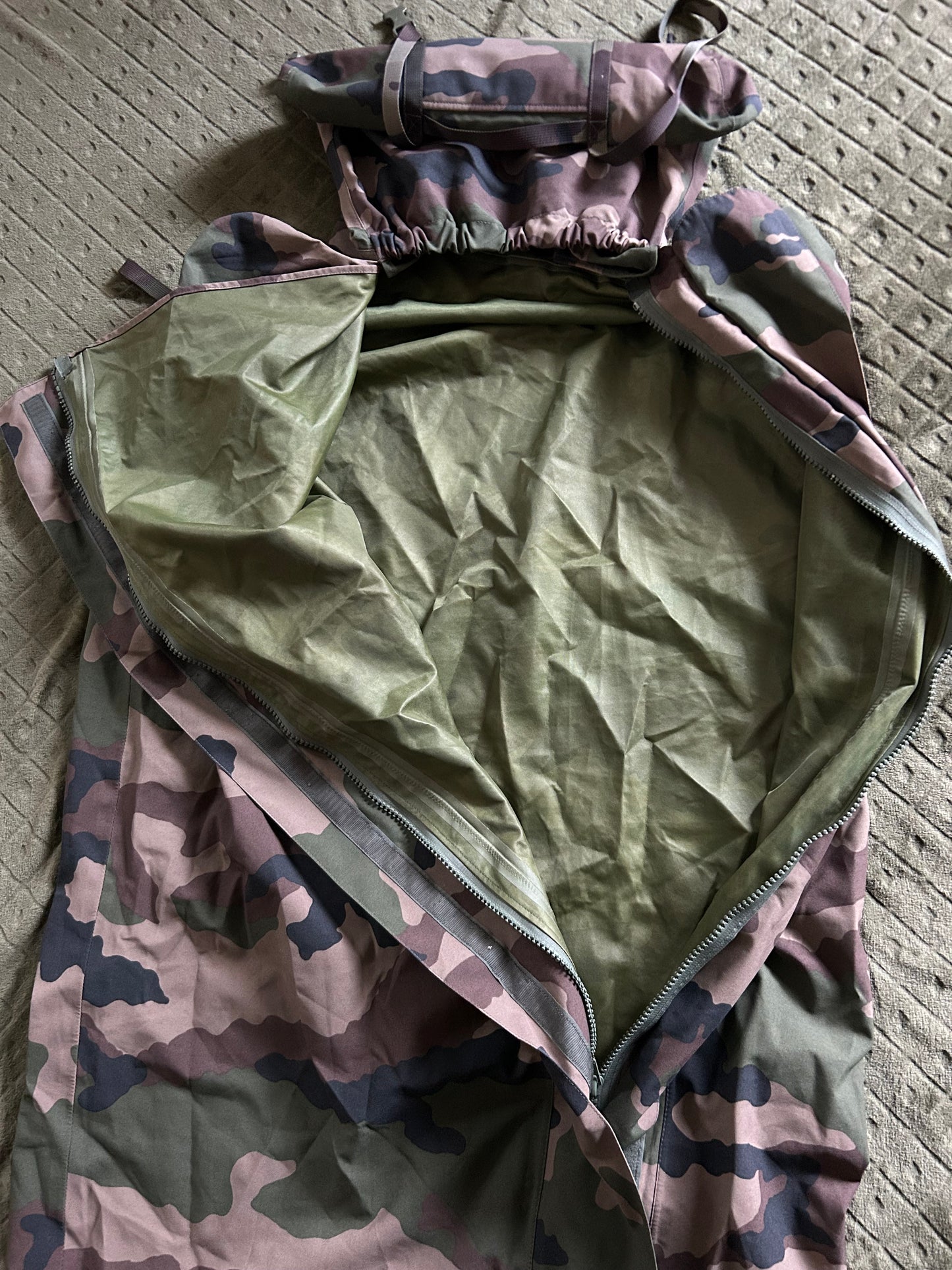 Location sur sac imperméable et respirant pour sac de couchage. ( 10 euros / week-end ).