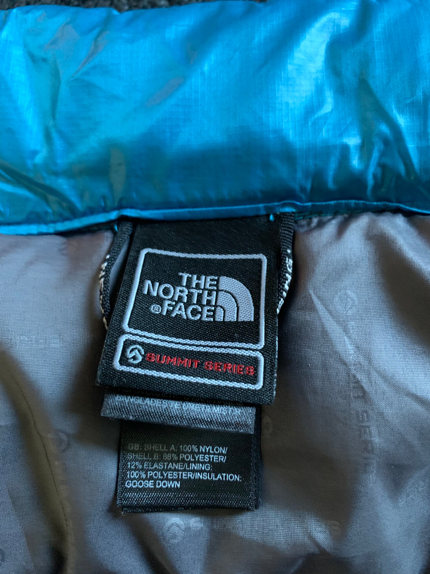 Doudoune sans manches the north face d’occasion pour femmes. Taille XS.