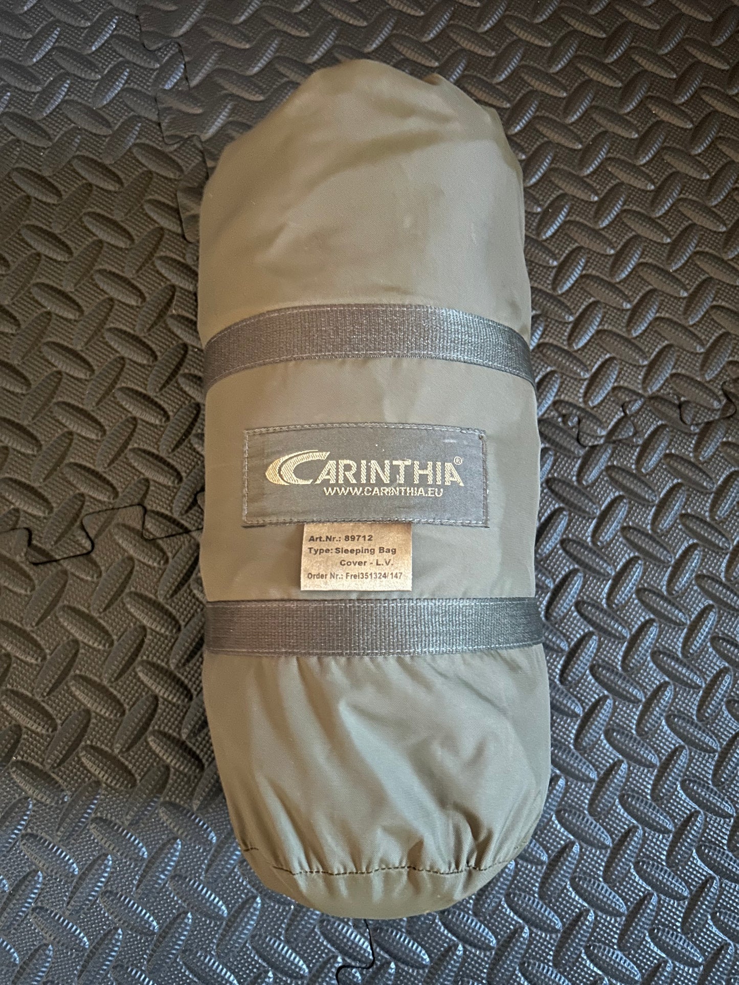 Sac de couchage Carinthia sleeping bag d’occasion en Gore tex.