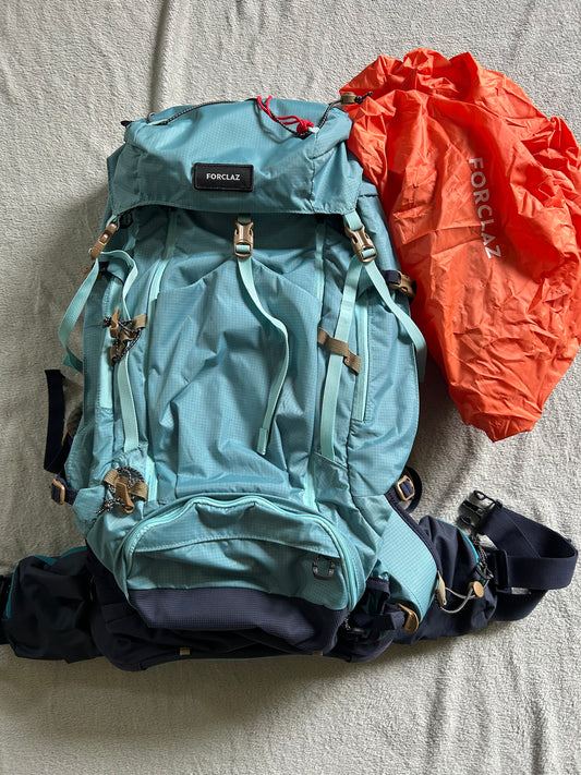 Location sac à dos Forclaz MT500   Air pour femmes. 55 litres. ( 12 euros / week-end ).
