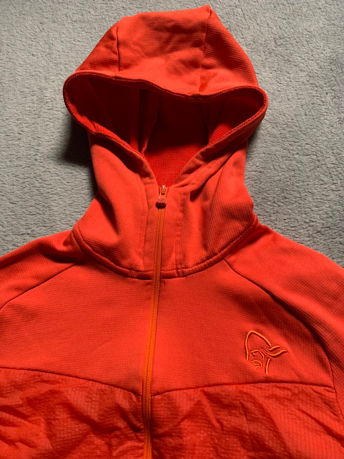 Veste hybride Norrona d’occasion pour femmes. Taille S