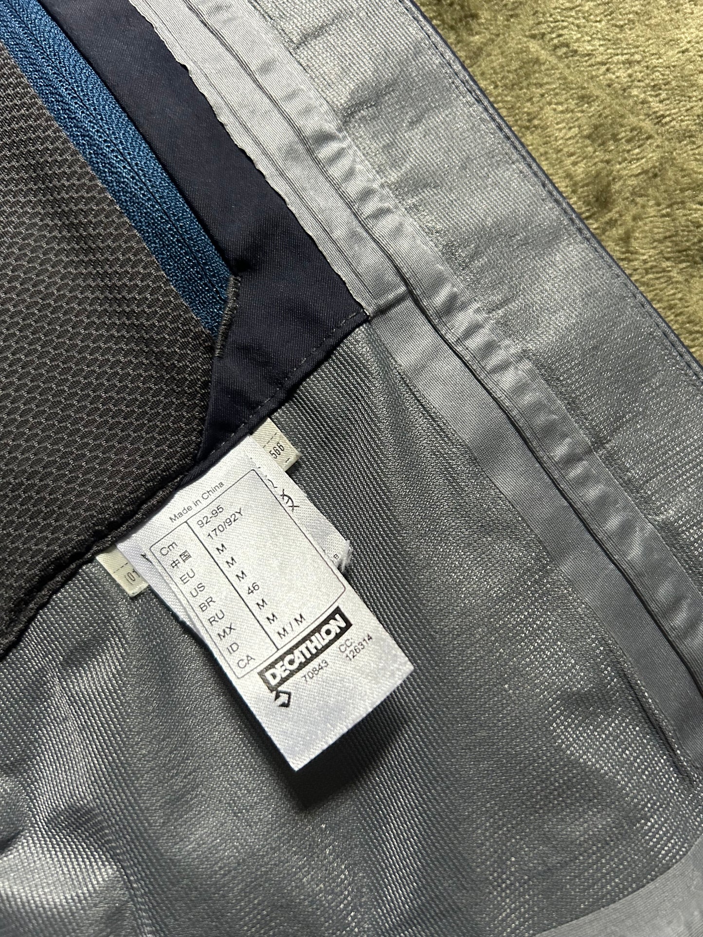 Veste imperméable forclaz MT500 d’occasion pour femmes. Taille M